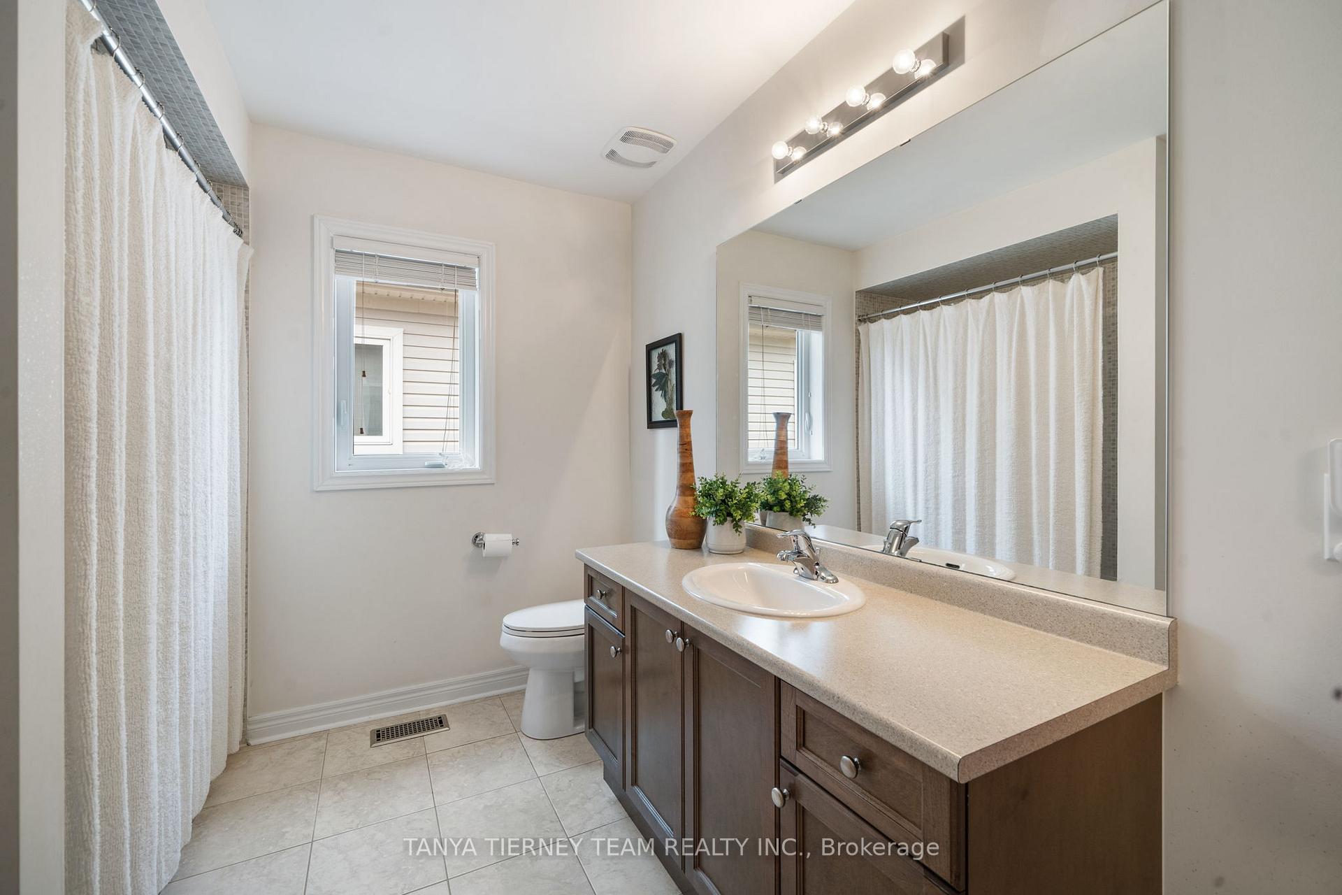 Photo 26 of 147 Harbourside Drive, Whitby, Port Whitby — HOMEH