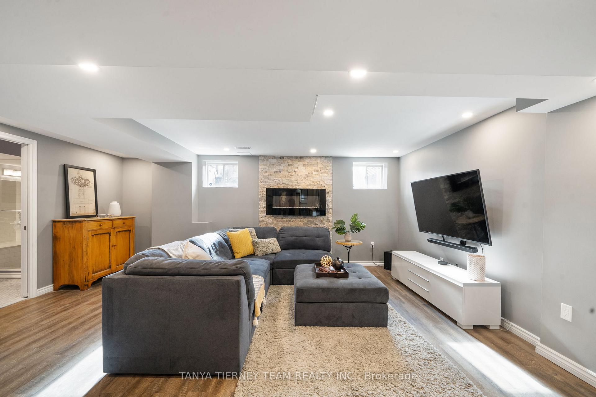Photo 33 of 147 Harbourside Drive, Whitby, Port Whitby — HOMEH