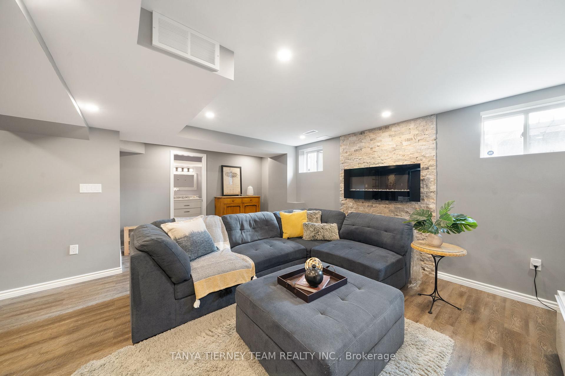 Photo 34 of 147 Harbourside Drive, Whitby, Port Whitby — HOMEH