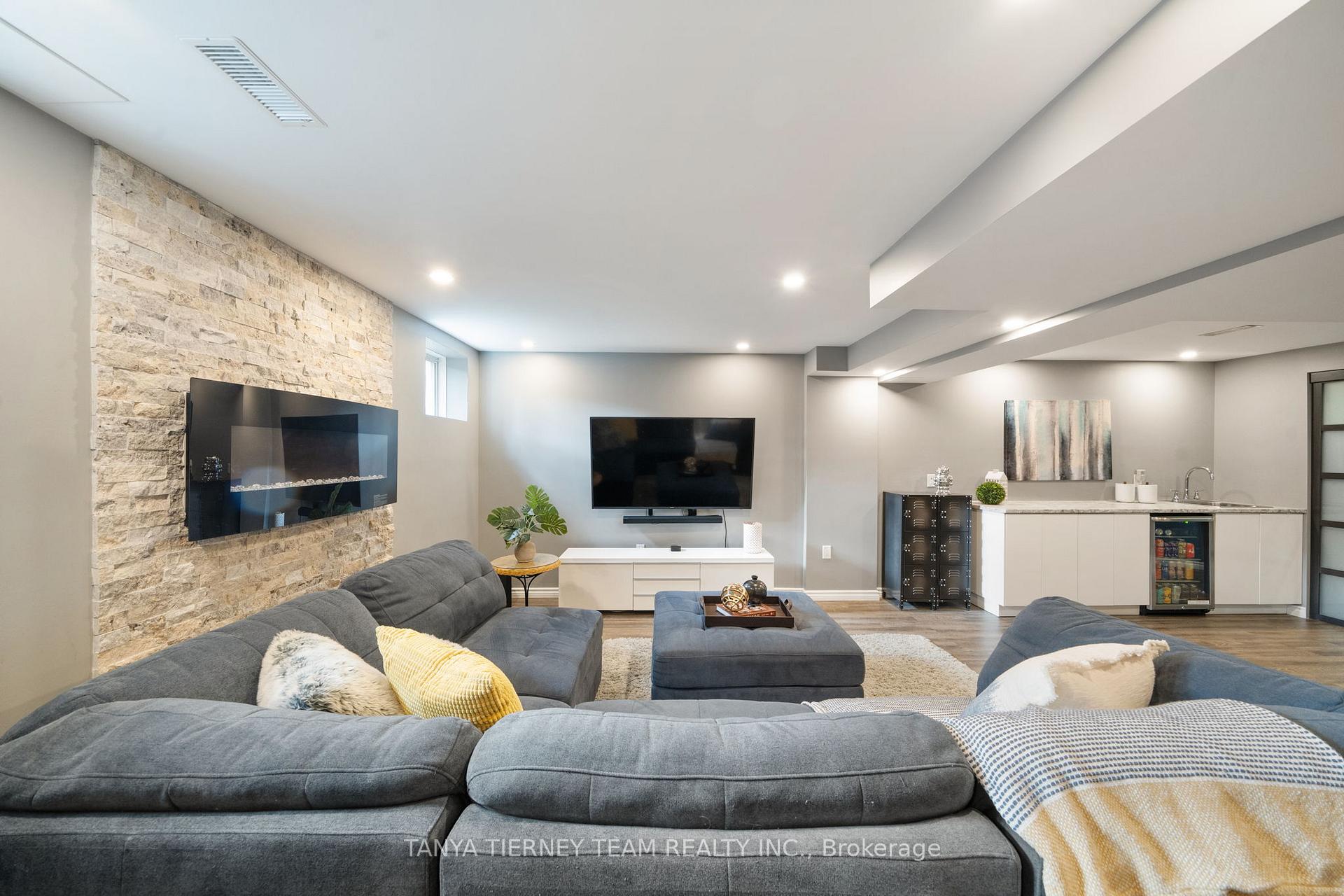 Photo 35 of 147 Harbourside Drive, Whitby, Port Whitby — HOMEH