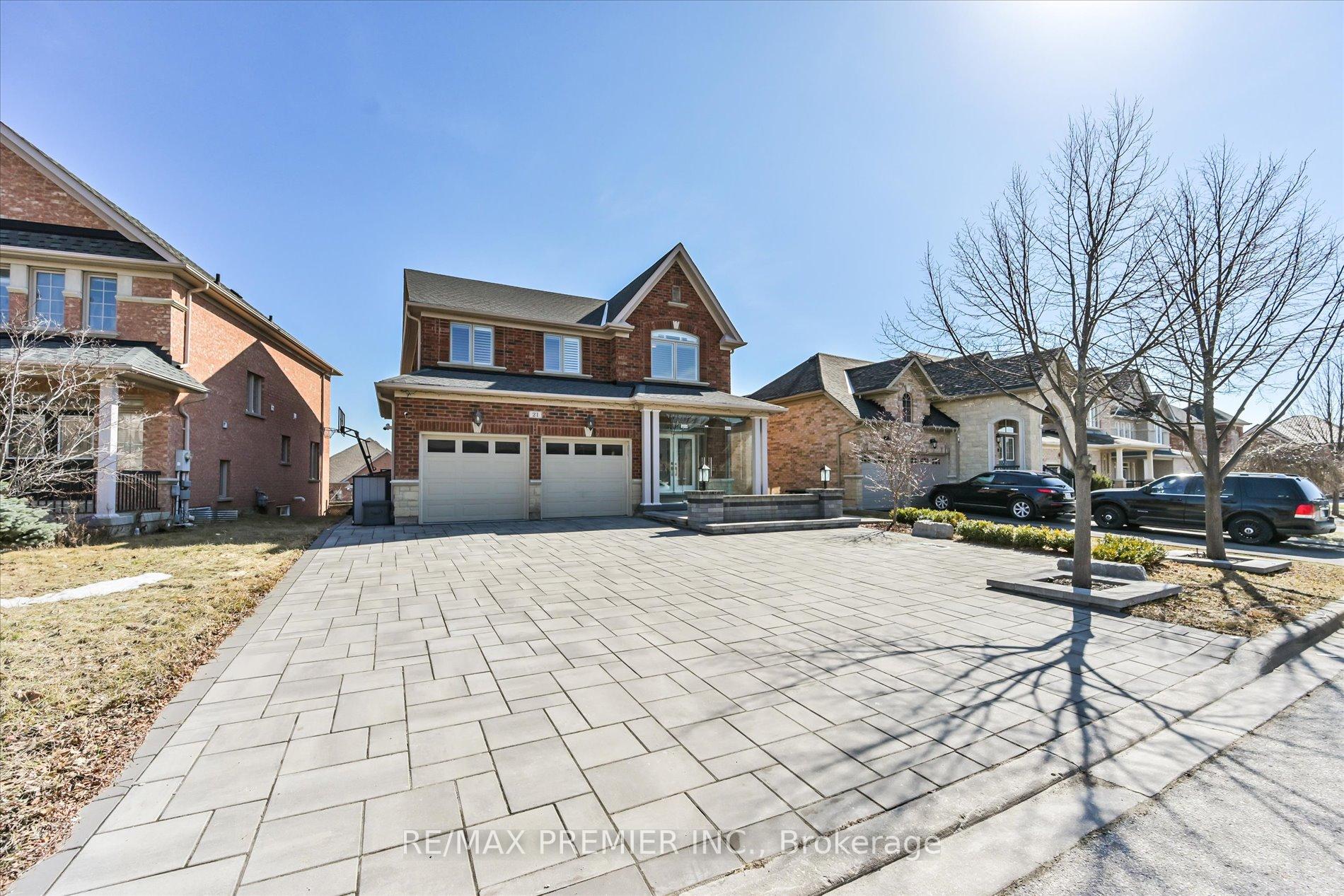 Photo 2 of 21 Donzi Lane, Vaughan, Patterson — HOMEH
