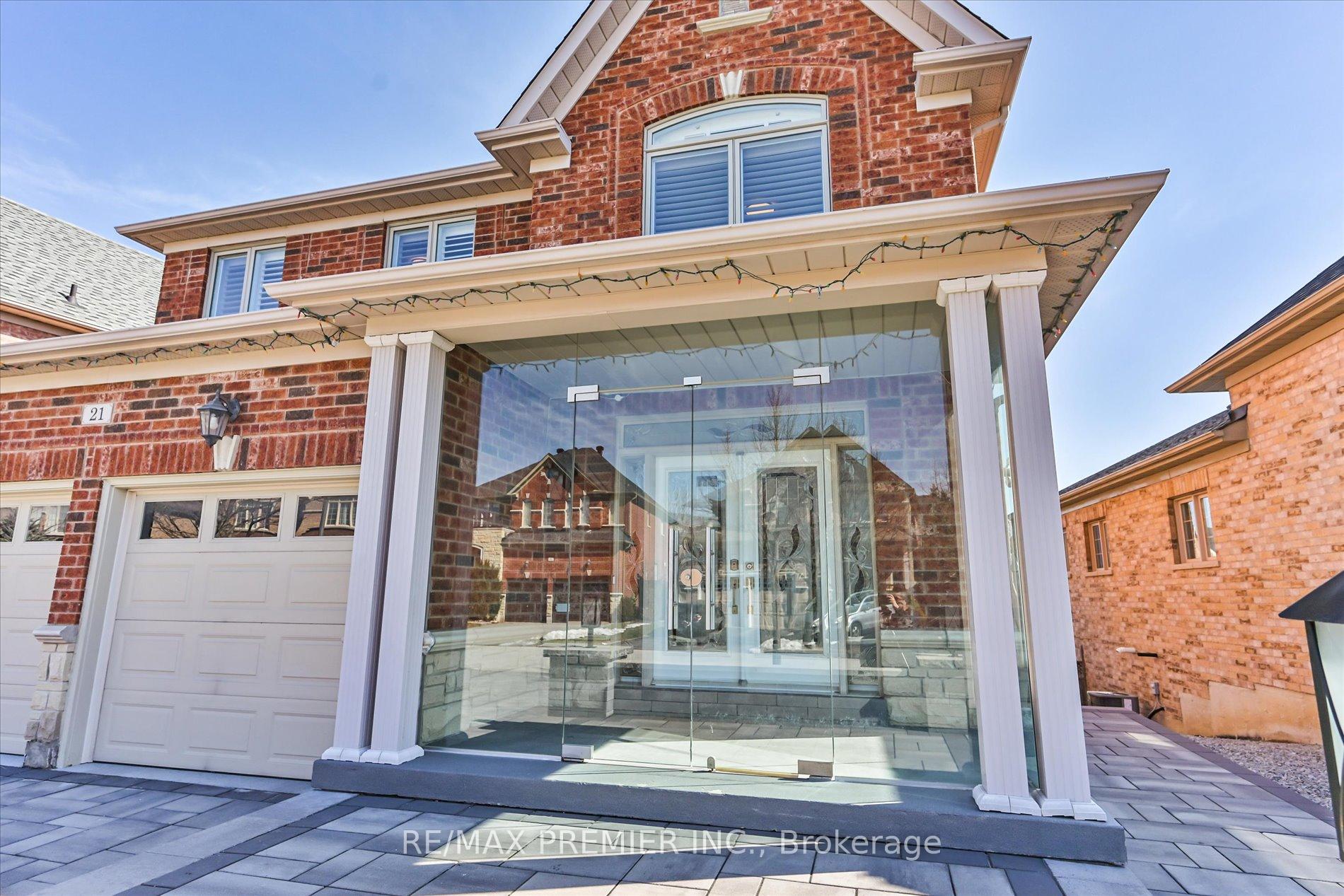 Photo 3 of 21 Donzi Lane, Vaughan, Patterson — HOMEH