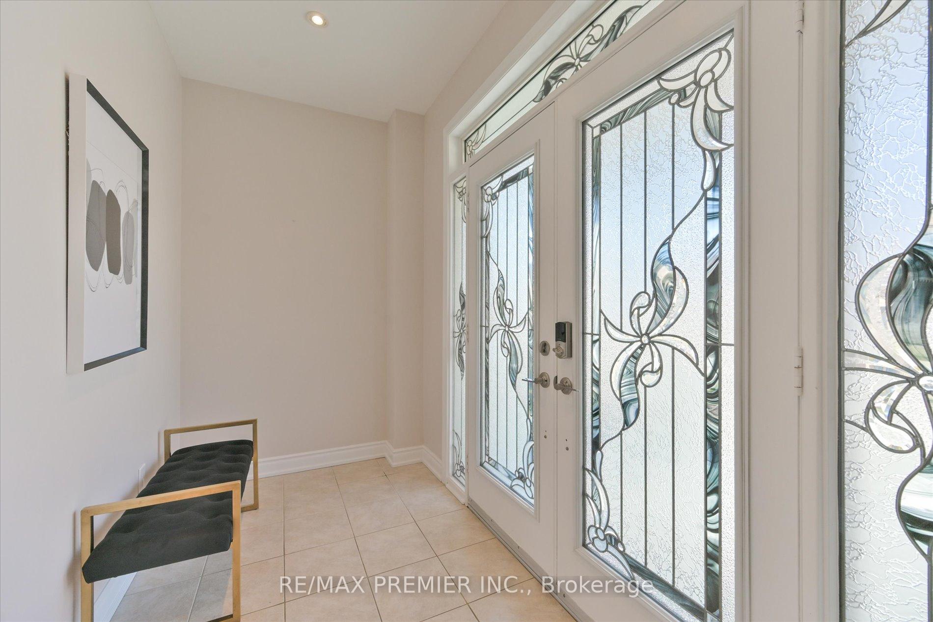 Photo 4 of 21 Donzi Lane, Vaughan, Patterson — HOMEH