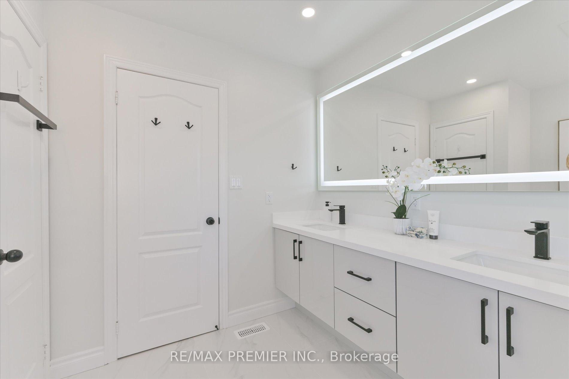 Photo 26 of 21 Donzi Lane, Vaughan, Patterson — HOMEH
