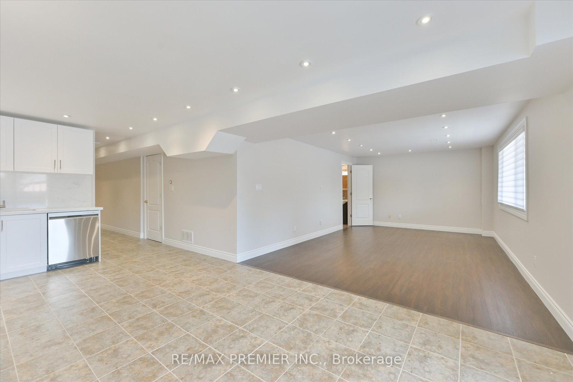 Photo 33 of 21 Donzi Lane, Vaughan, Patterson — HOMEH