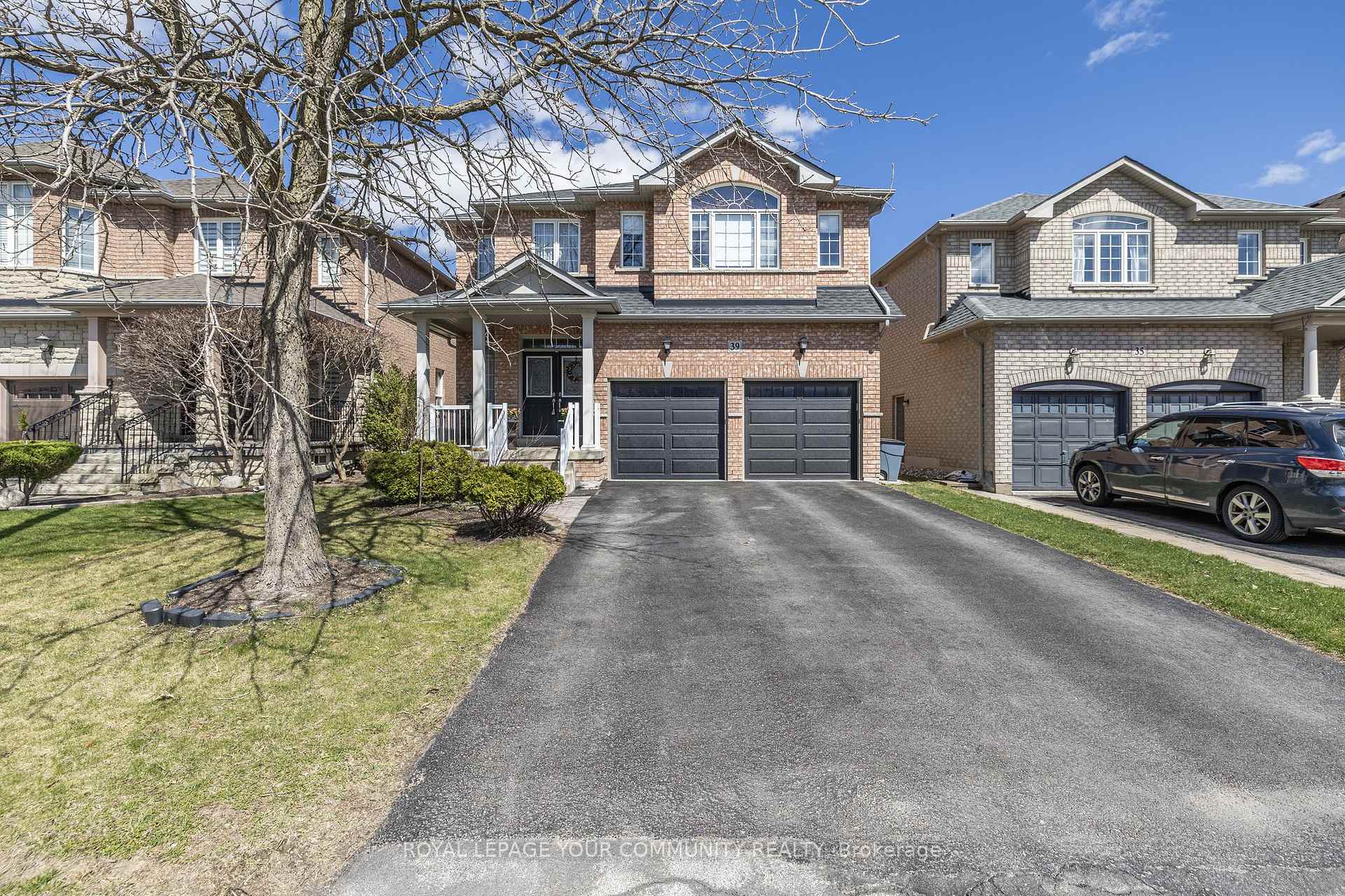 Photo 2 of 39 Abbott Avenue, Aurora, Bayview Northeast — HOMEH