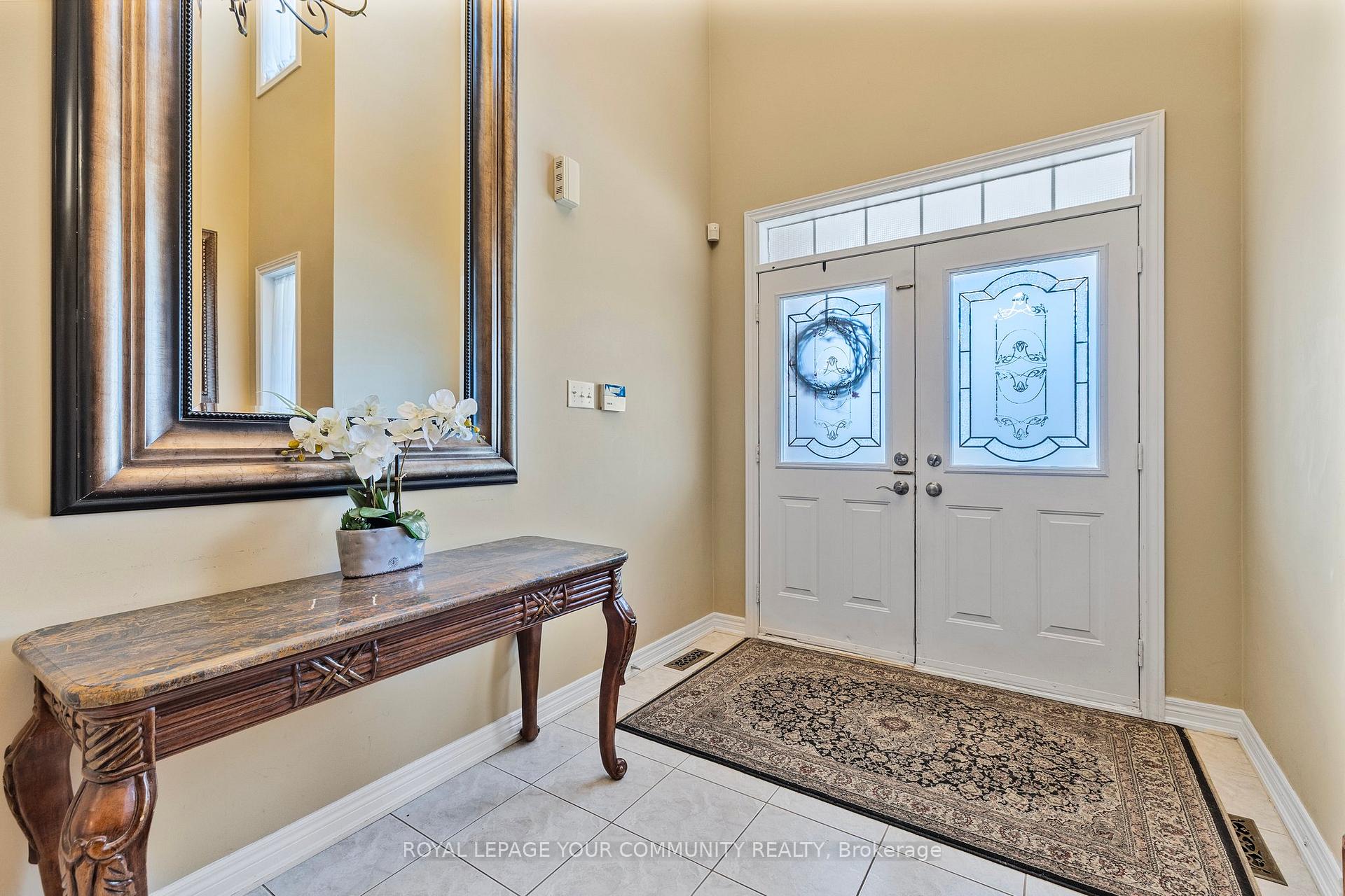 Photo 3 of 39 Abbott Avenue, Aurora, Bayview Northeast — HOMEH