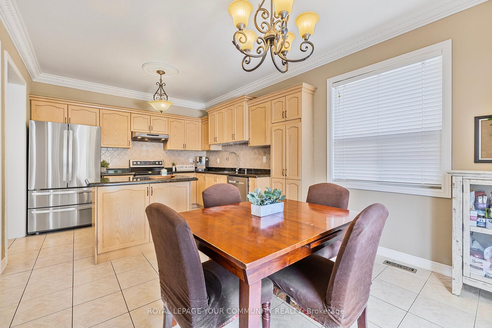 Photo 16 of 39 Abbott Avenue, Aurora, Bayview Northeast — HOMEH