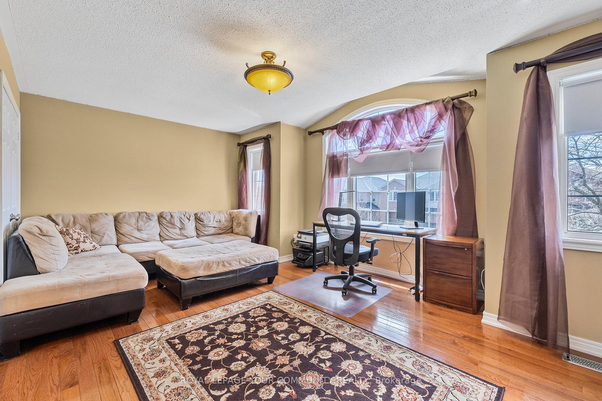 Photo 19 of 39 Abbott Avenue, Aurora, Bayview Northeast — HOMEH
