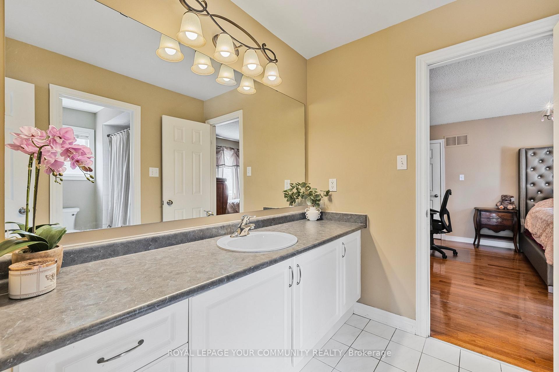 Photo 20 of 39 Abbott Avenue, Aurora, Bayview Northeast — HOMEH