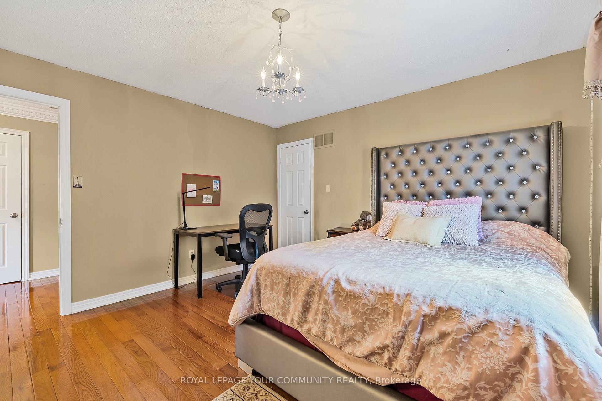 Photo 21 of 39 Abbott Avenue, Aurora, Bayview Northeast — HOMEH