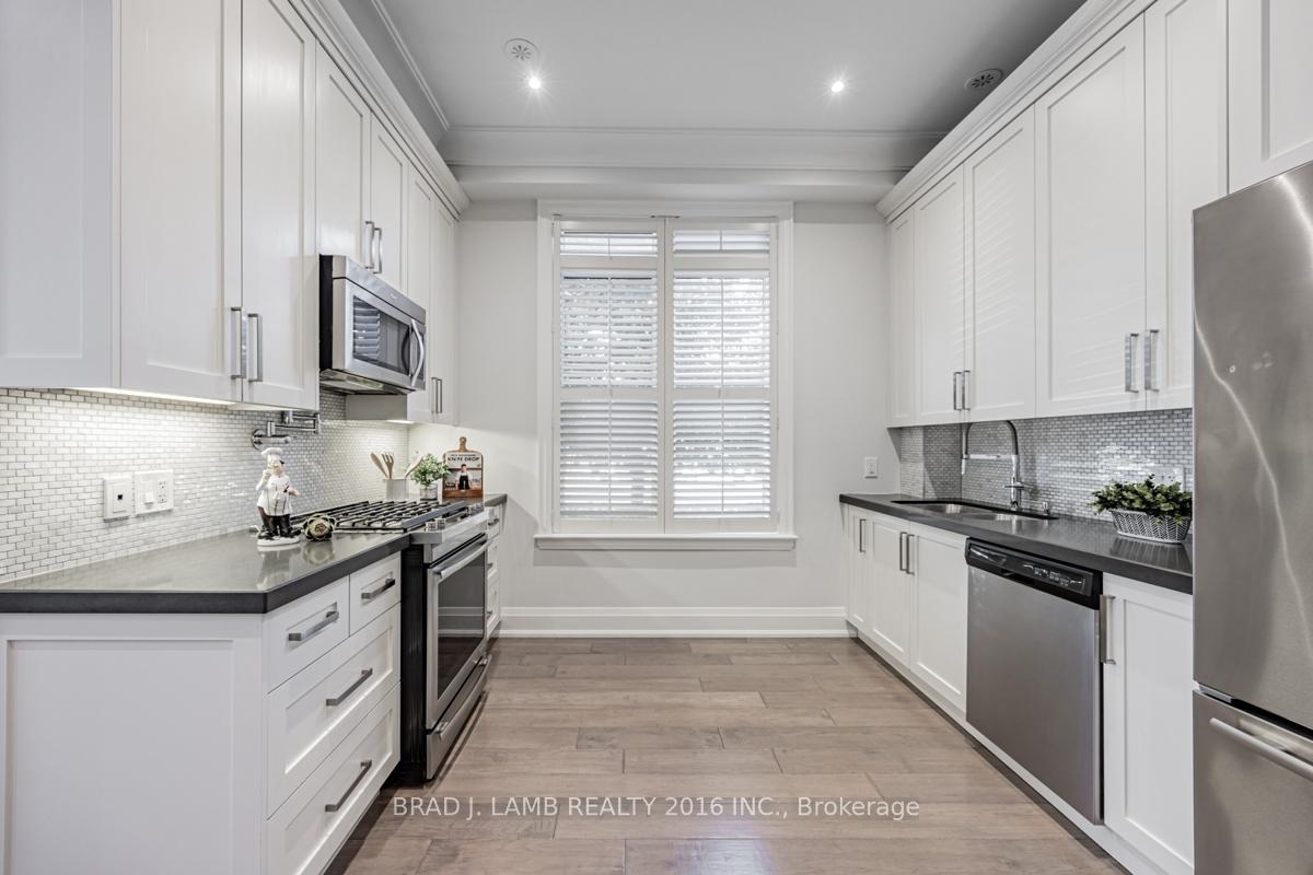 Photo 23 of 41A Burnaby Boulevard, Toronto, Lawrence Park South — HOMEH