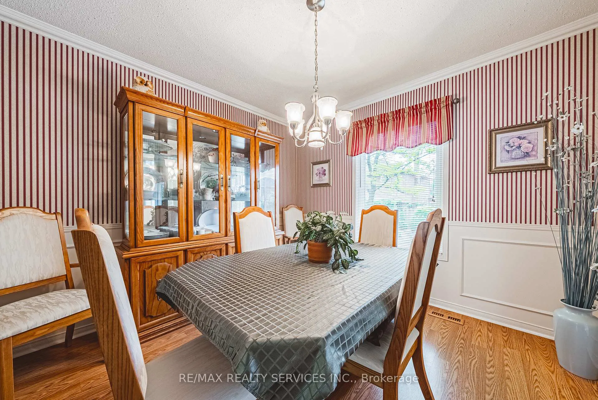 Photo 6 of 17 Cox Crescent, Brampton, Northwood Park — HOMEH