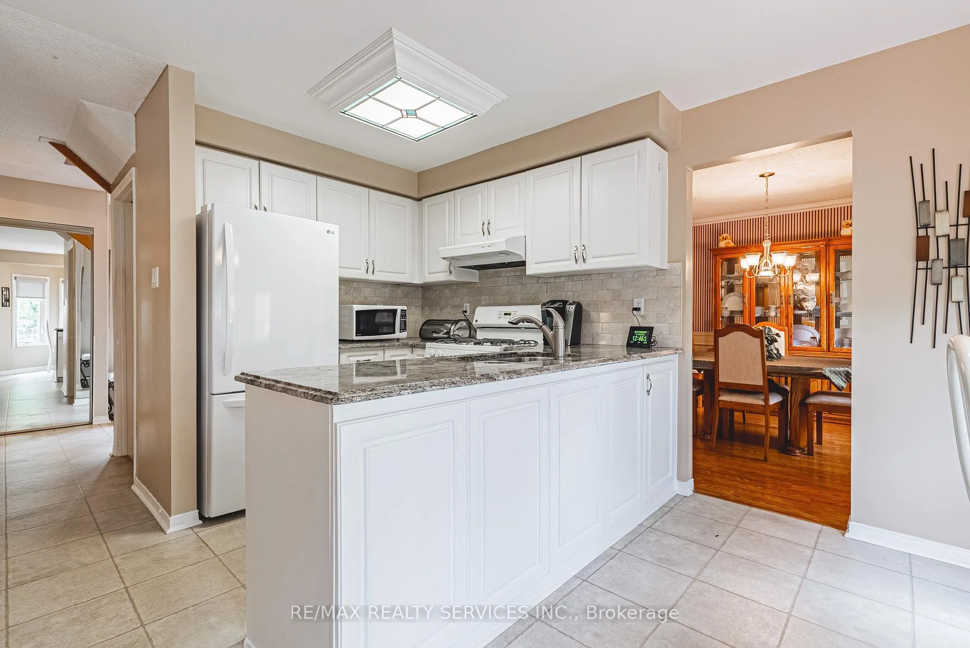 Photo 11 of 17 Cox Crescent, Brampton, Northwood Park — HOMEH