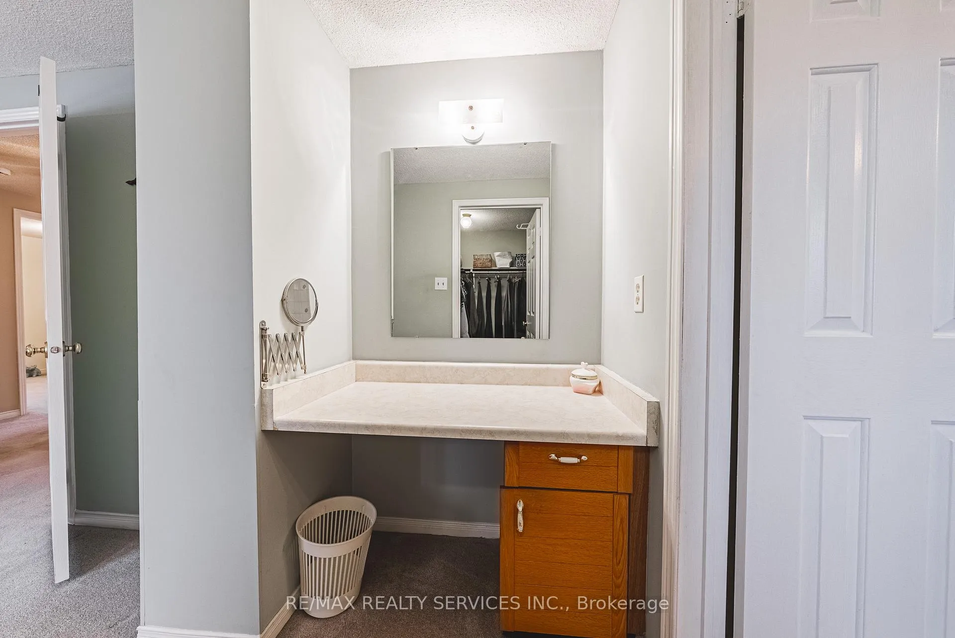 Photo 13 of 17 Cox Crescent, Brampton, Northwood Park — HOMEH