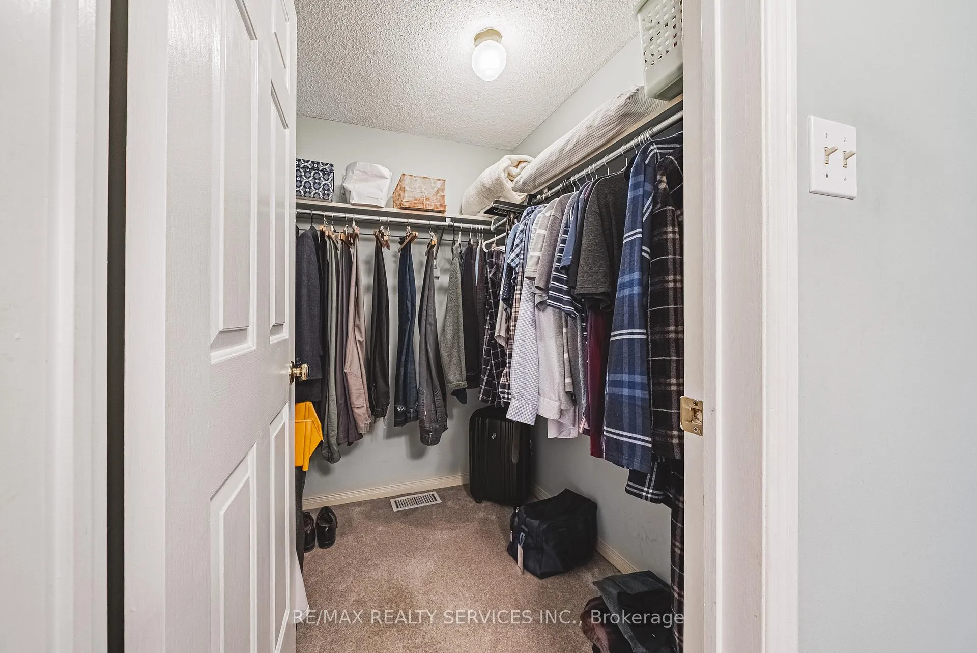 Photo 18 of 17 Cox Crescent, Brampton, Northwood Park — HOMEH