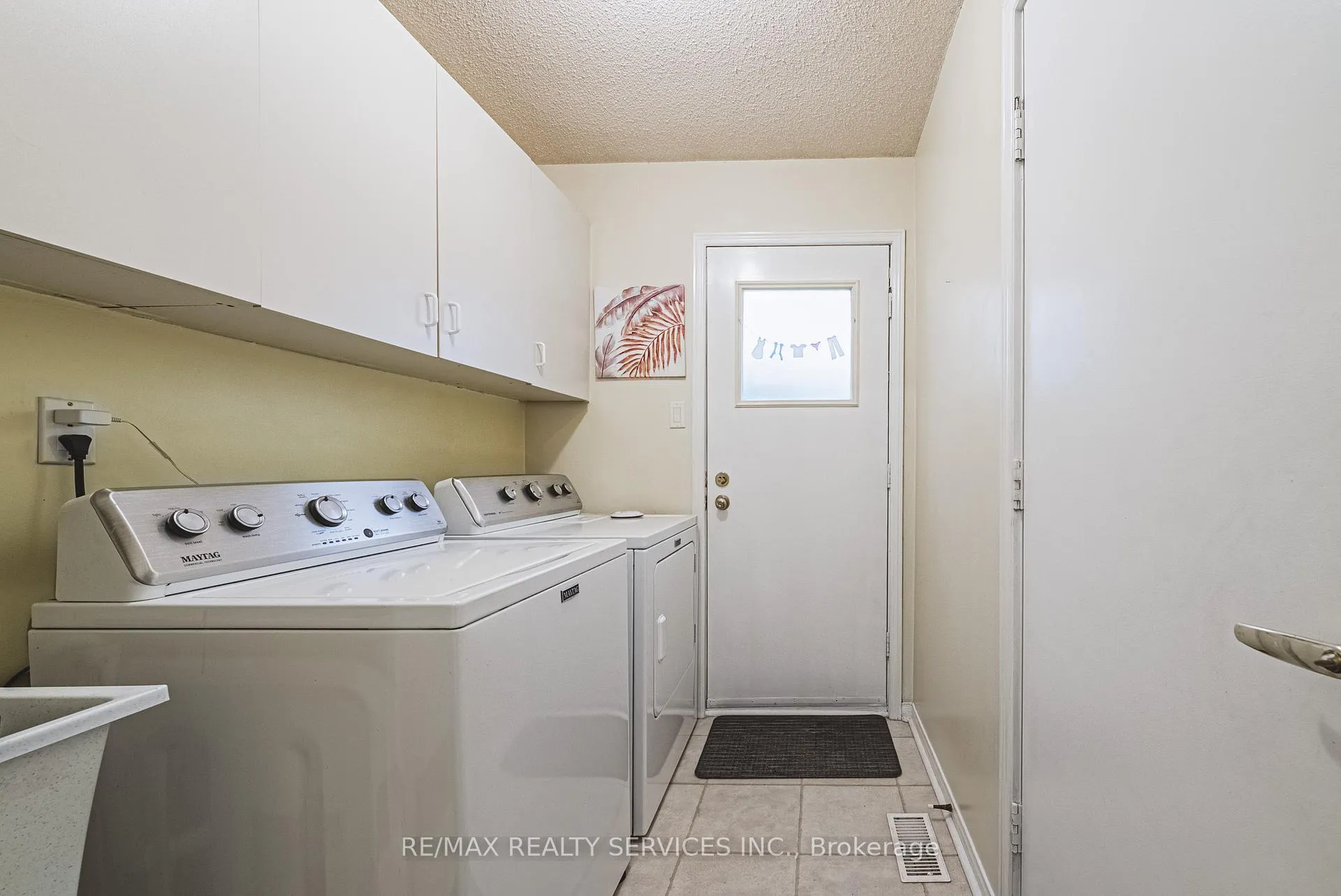 Photo 21 of 17 Cox Crescent, Brampton, Northwood Park — HOMEH