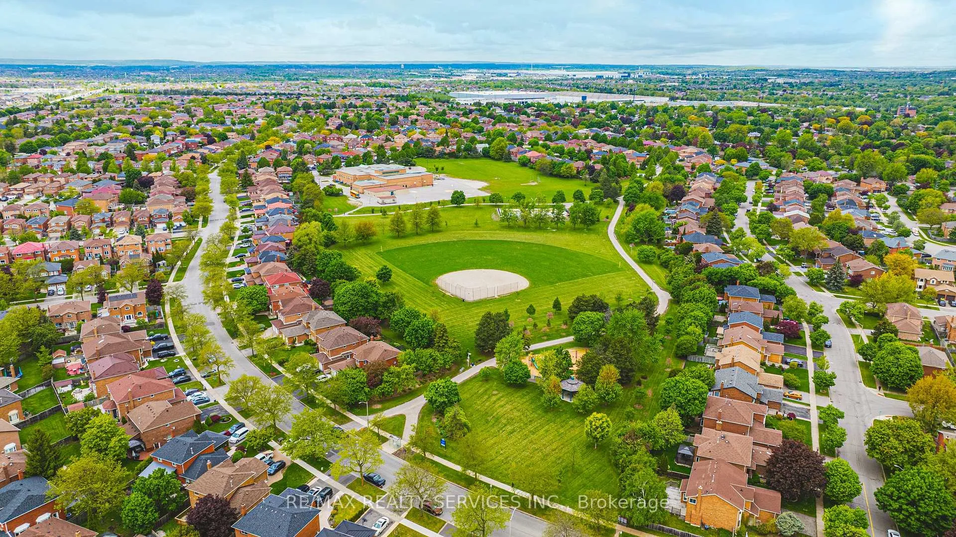 Photo 31 of 17 Cox Crescent, Brampton, Northwood Park — HOMEH