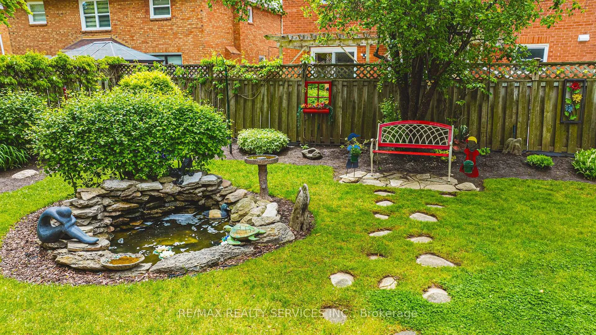 Photo 32 of 17 Cox Crescent, Brampton, Northwood Park — HOMEH
