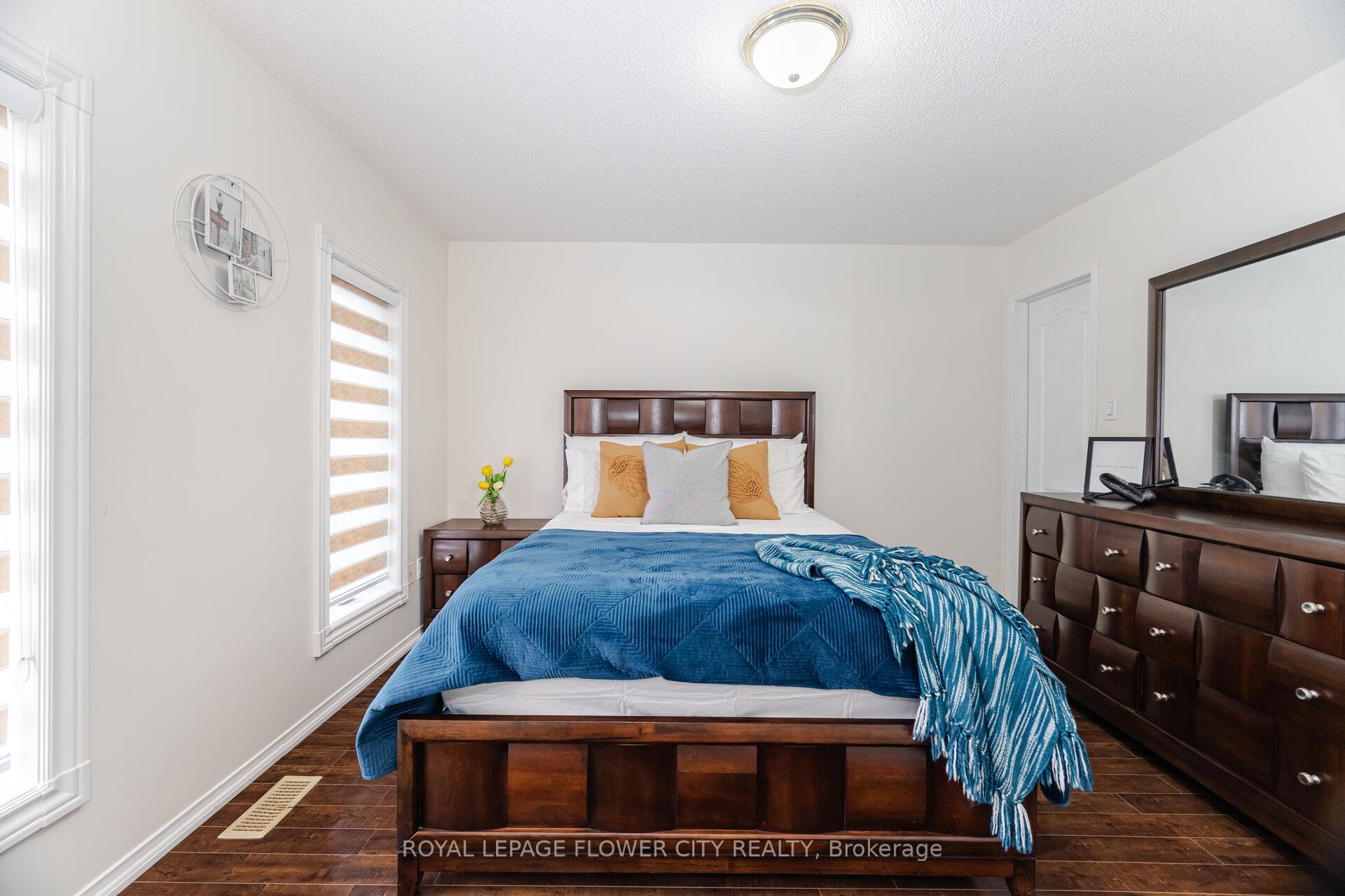Photo 44 of 97 Lucena Crescent, Vaughan, Maple — HOMEH