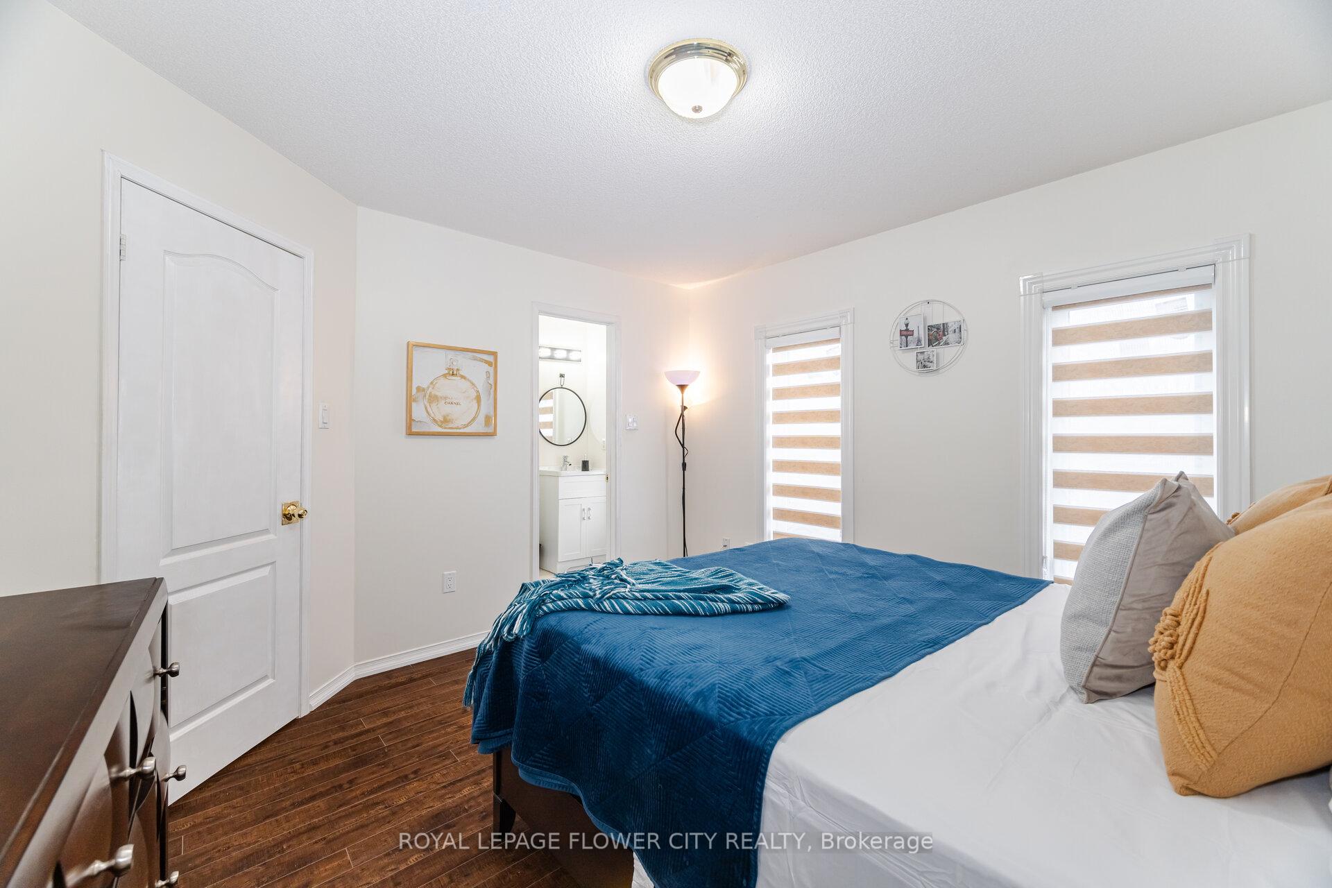 Photo 45 of 97 Lucena Crescent, Vaughan, Maple — HOMEH