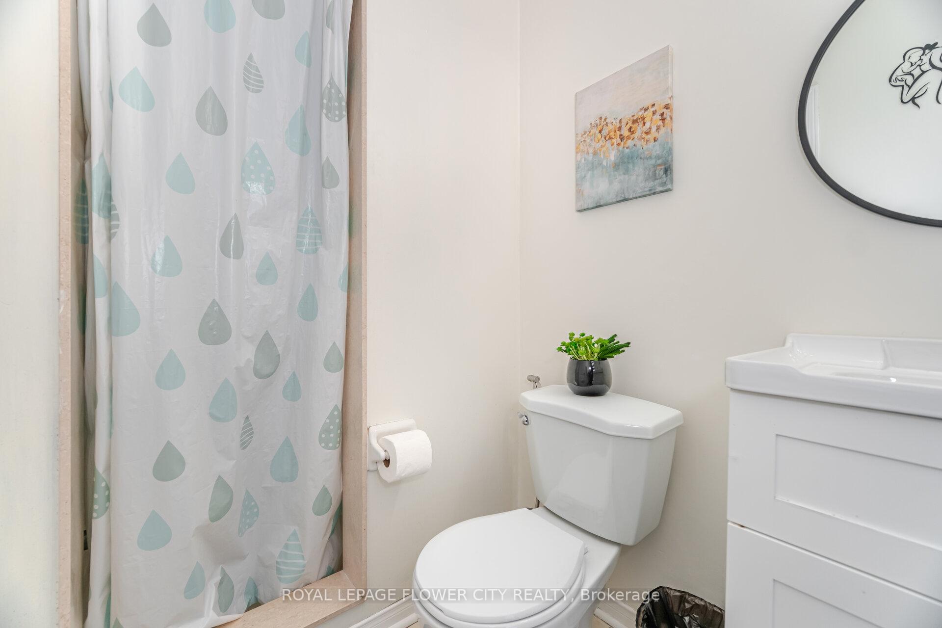 Photo 47 of 97 Lucena Crescent, Vaughan, Maple — HOMEH