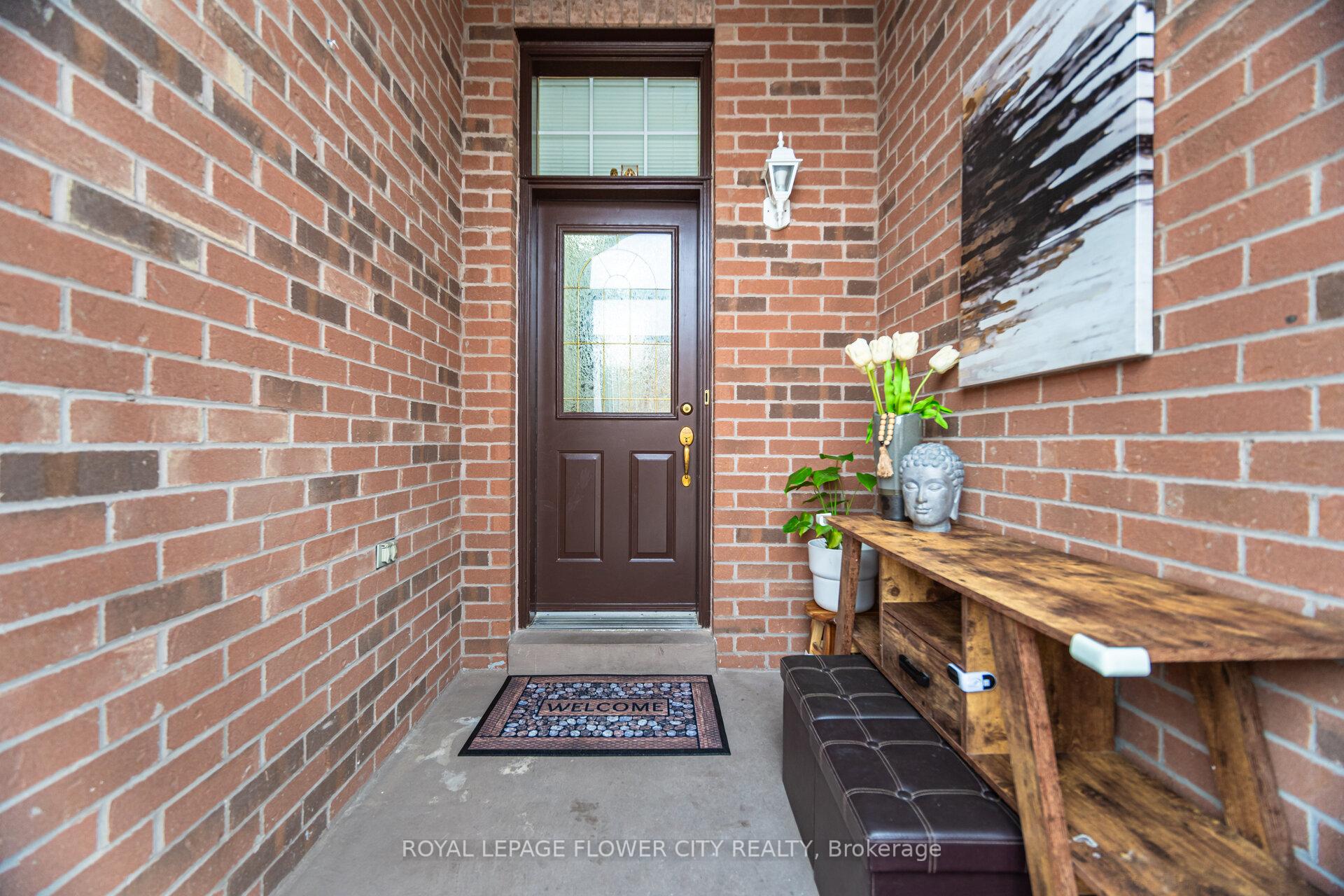 Photo 24 of 97 Lucena Crescent, Vaughan, Maple — HOMEH
