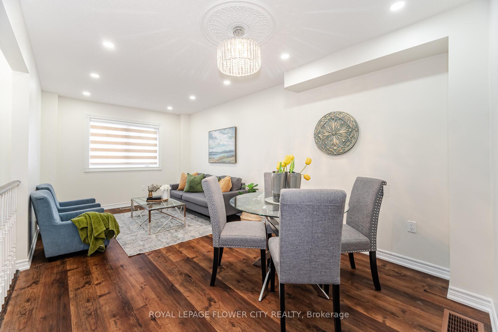 Photo 28 of 97 Lucena Crescent, Vaughan, Maple — HOMEH