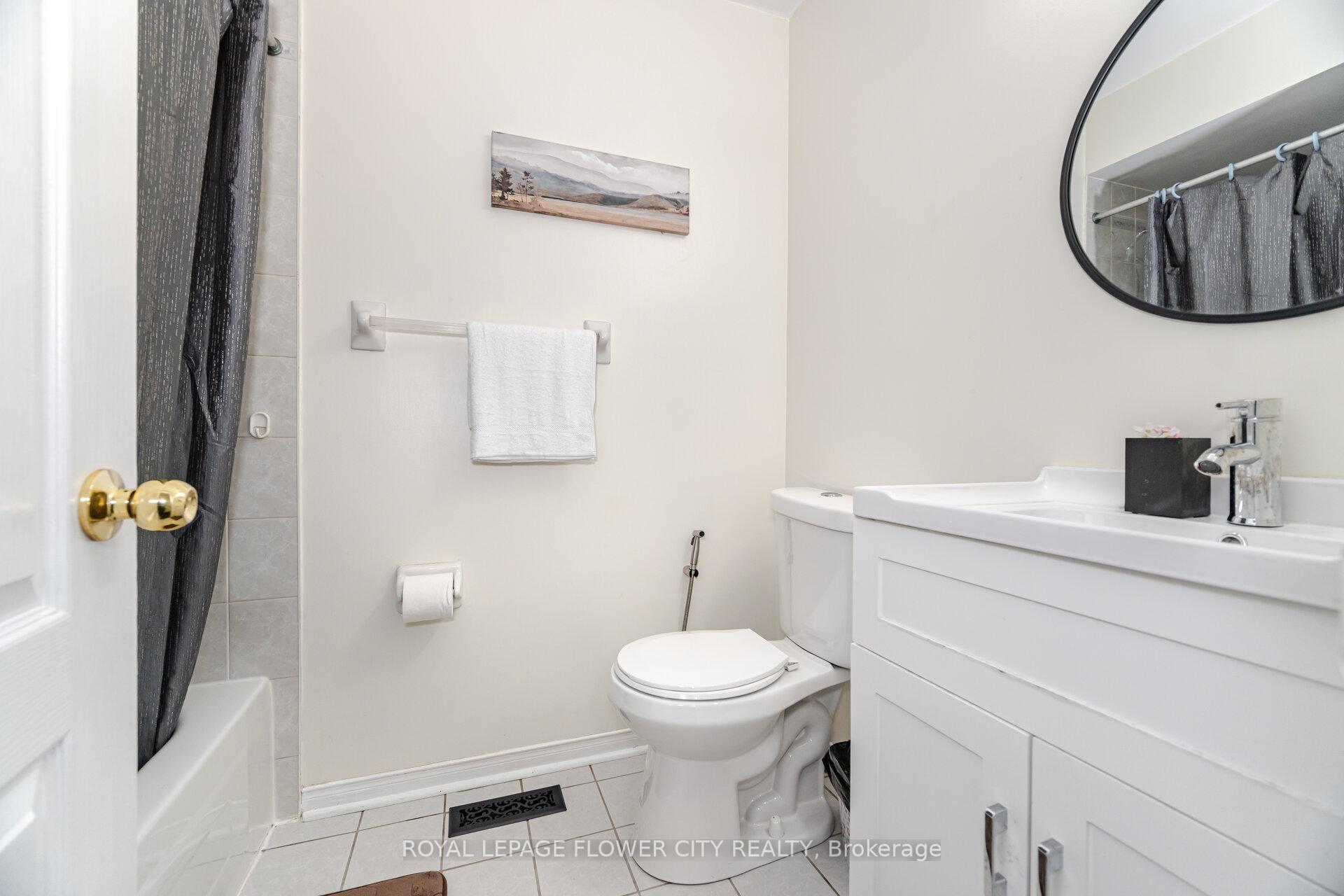 Photo 72 of 97 Lucena Crescent, Vaughan, Maple — HOMEH