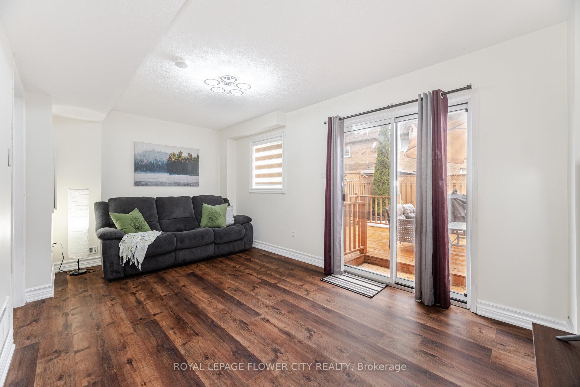 Photo 75 of 97 Lucena Crescent, Vaughan, Maple — HOMEH