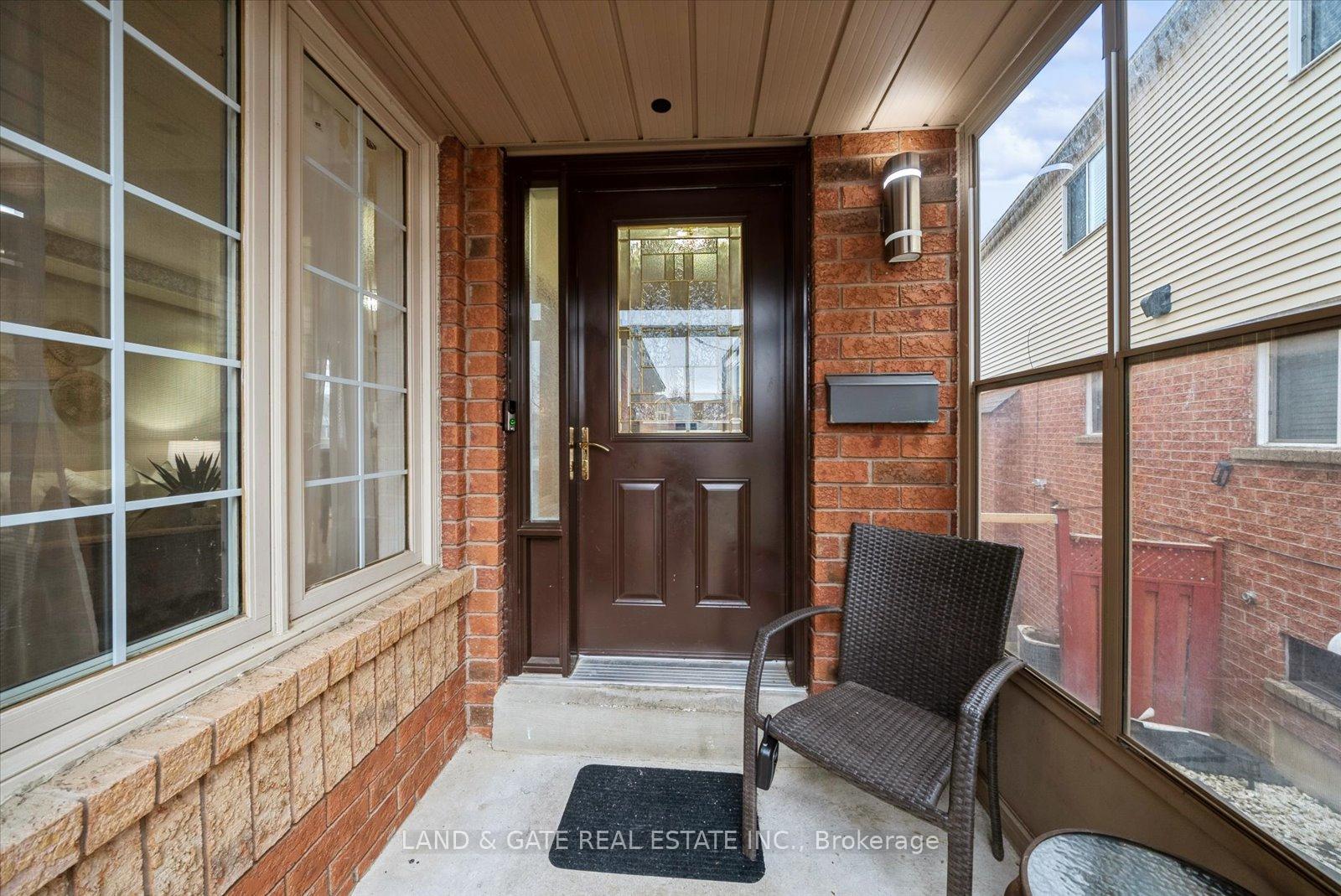 Photo 4 of 144 Smales Drive, Ajax, Central — HOMEH