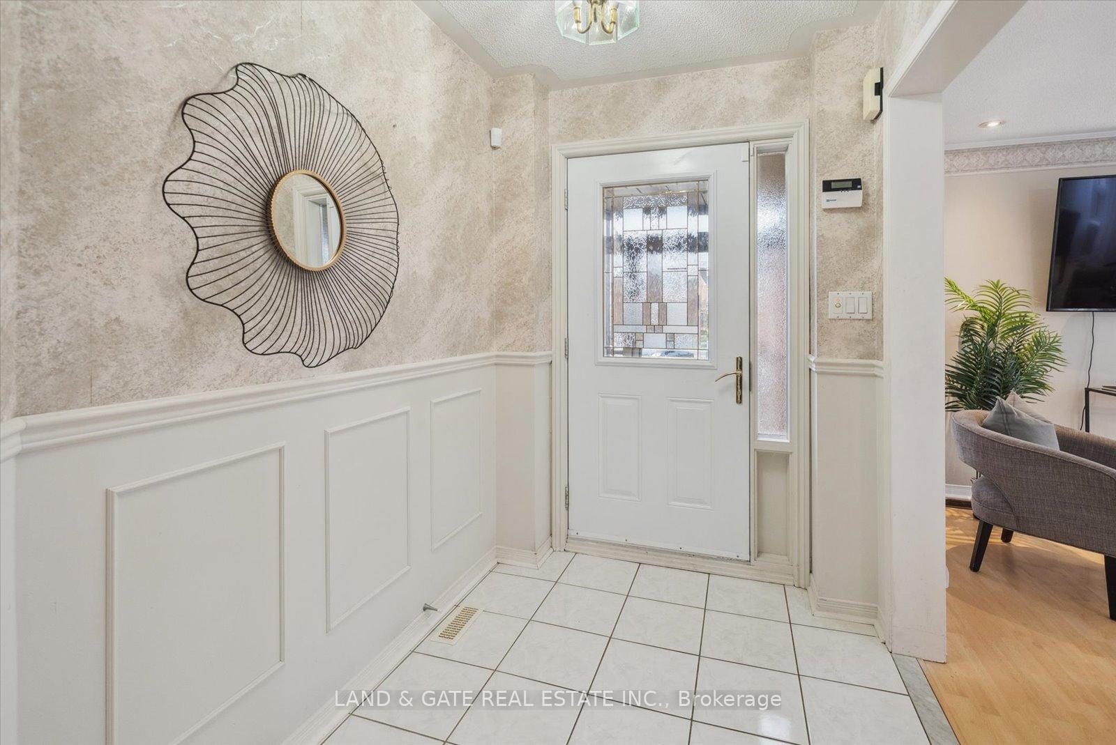 Photo 5 of 144 Smales Drive, Ajax, Central — HOMEH