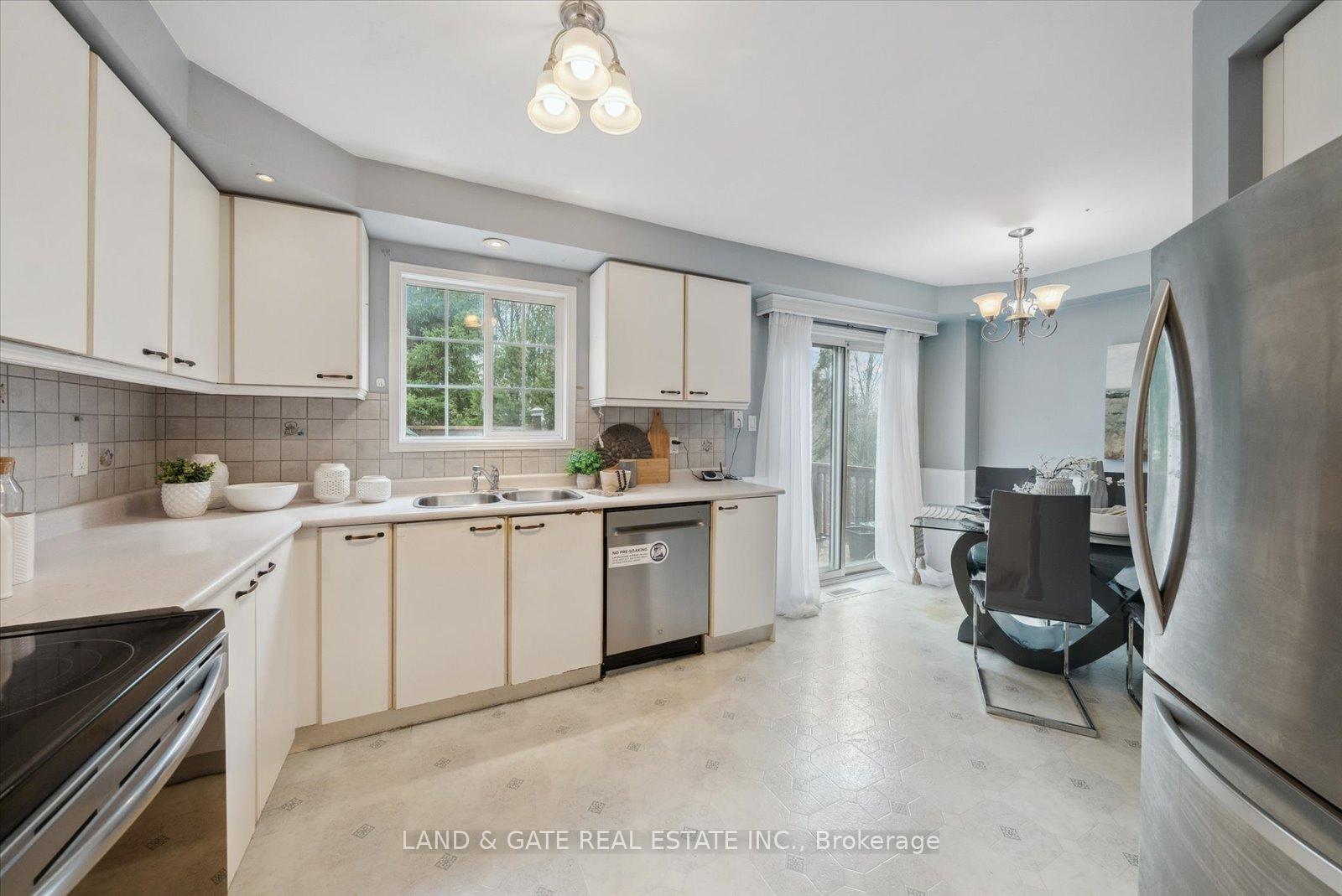 Photo 10 of 144 Smales Drive, Ajax, Central — HOMEH