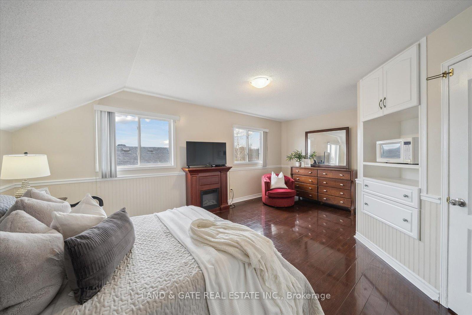 Photo 15 of 144 Smales Drive, Ajax, Central — HOMEH