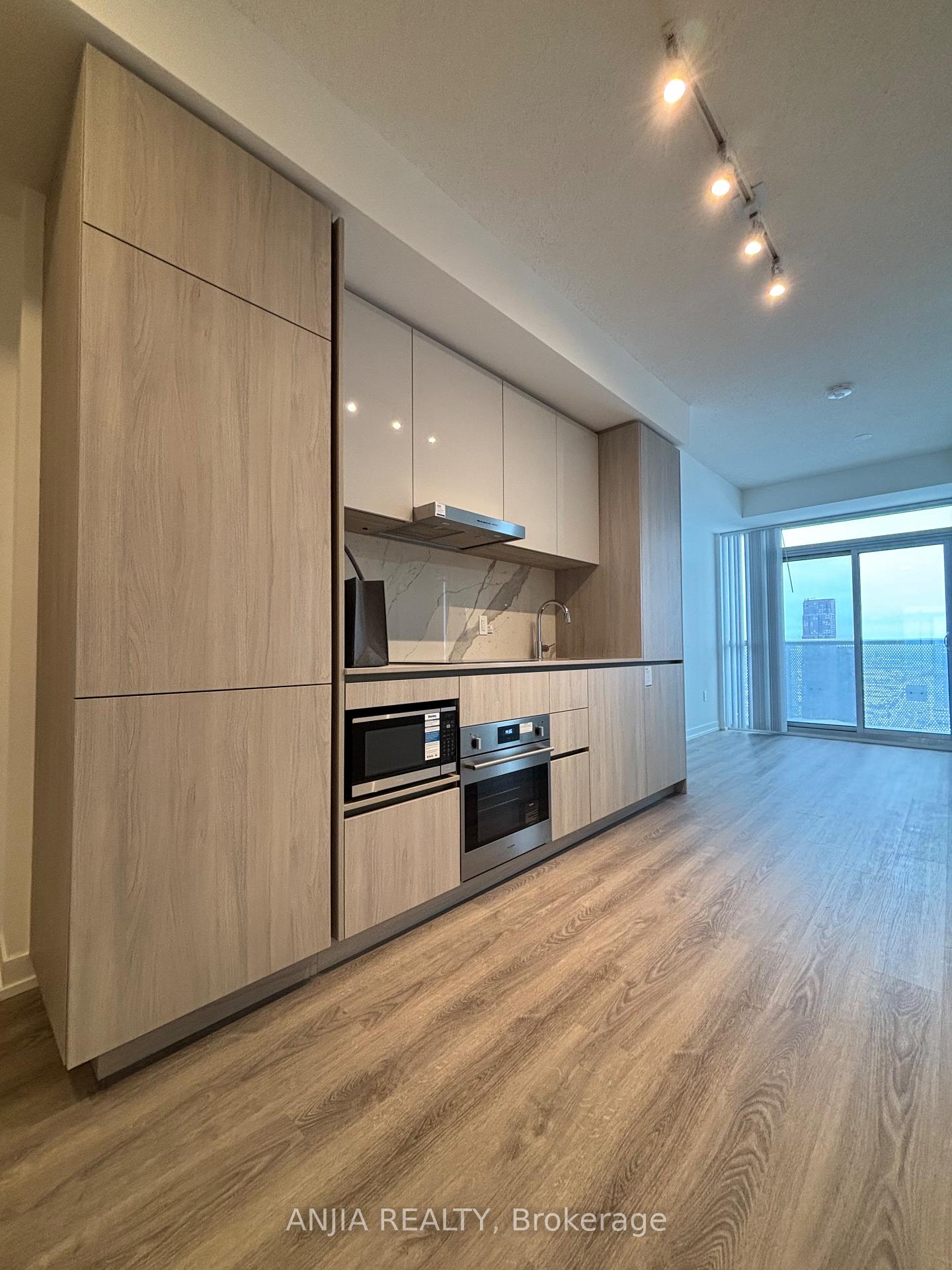 Photo 16 of Unit 4507, 8 Interchange Way, Vaughan, Vaughan Corporate Centre — HOMEH