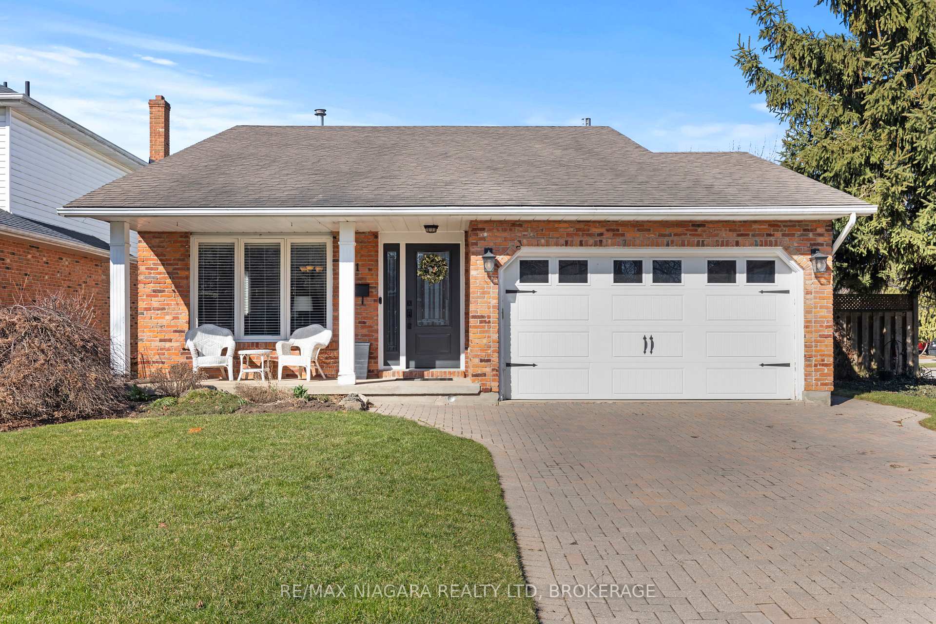 Photo 1 of 11 Cheritan Court, St. Catharines, Port Dalhousie — HOMEH