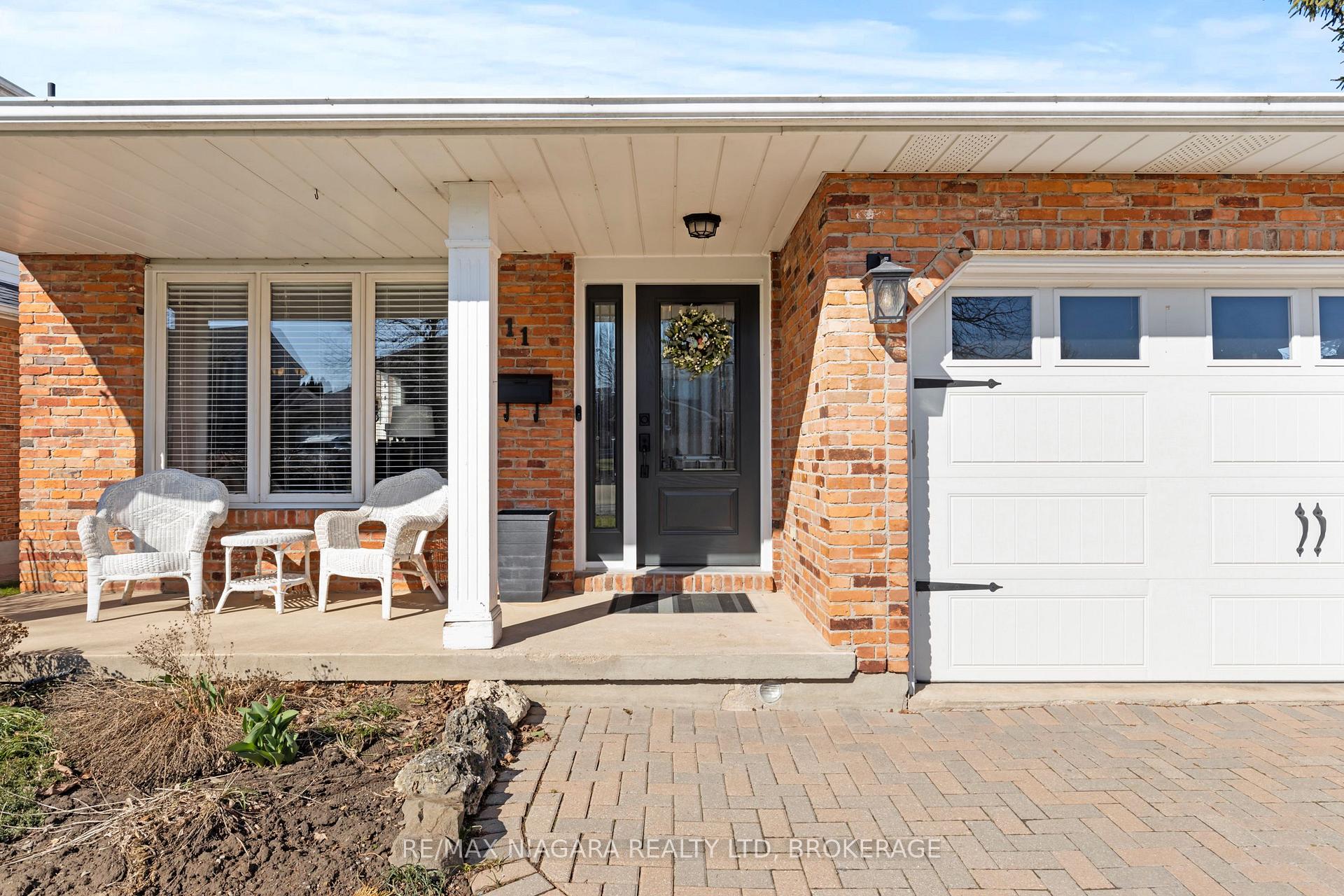Photo 3 of 11 Cheritan Court, St. Catharines, Port Dalhousie — HOMEH