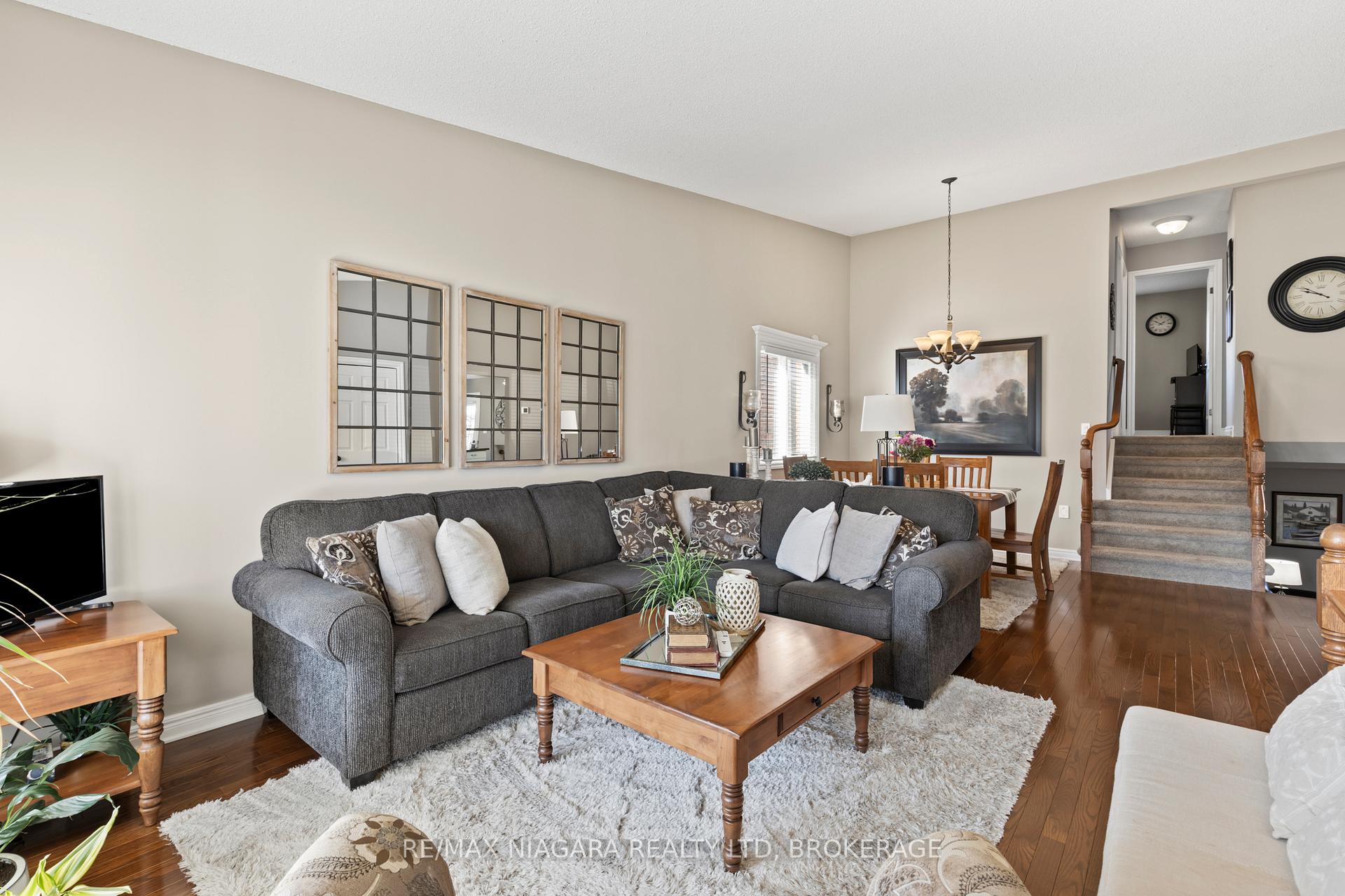 Photo 7 of 11 Cheritan Court, St. Catharines, Port Dalhousie — HOMEH