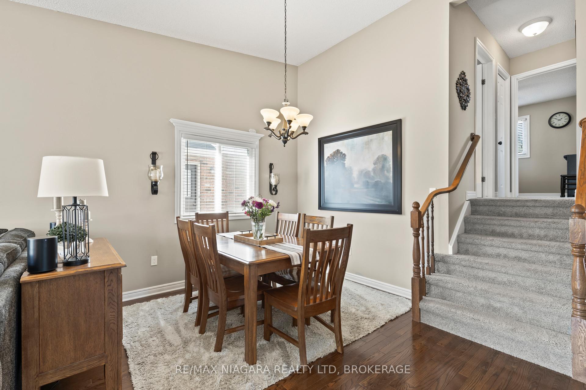 Photo 10 of 11 Cheritan Court, St. Catharines, Port Dalhousie — HOMEH