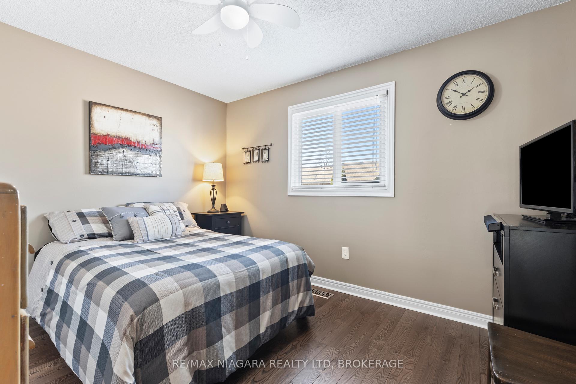 Photo 17 of 11 Cheritan Court, St. Catharines, Port Dalhousie — HOMEH