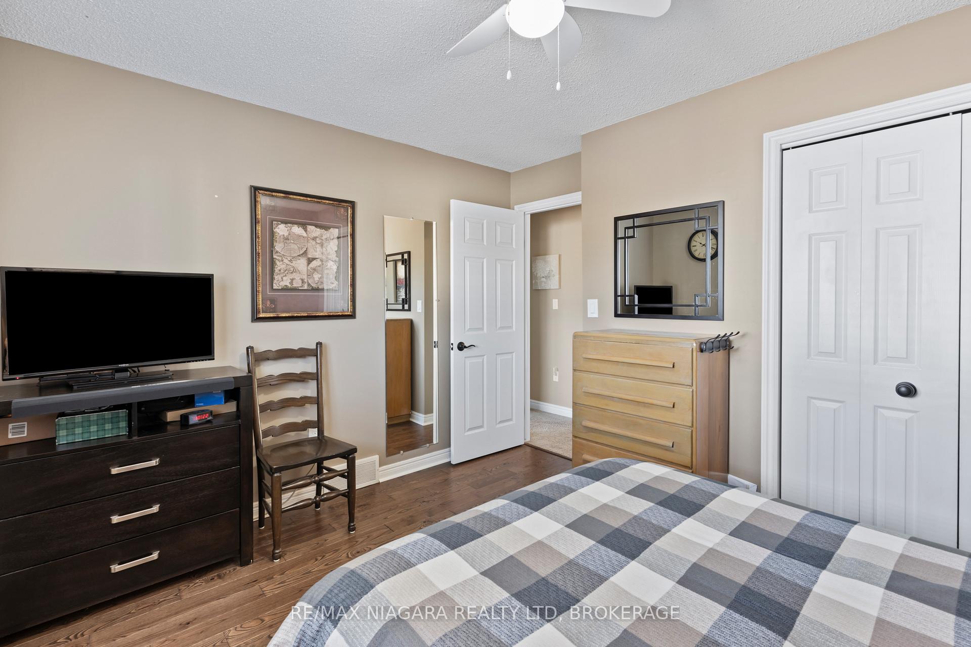 Photo 18 of 11 Cheritan Court, St. Catharines, Port Dalhousie — HOMEH