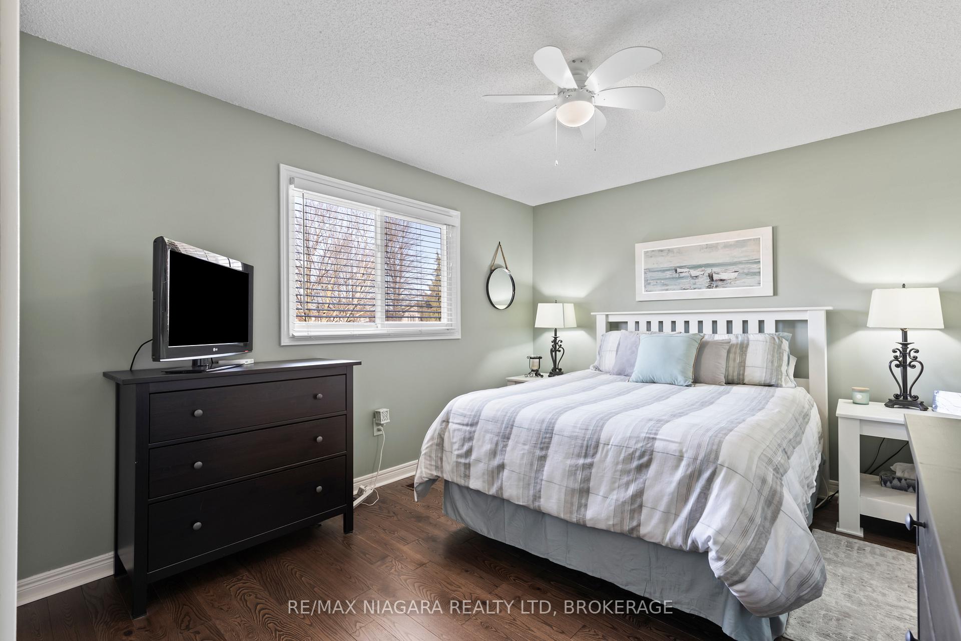 Photo 19 of 11 Cheritan Court, St. Catharines, Port Dalhousie — HOMEH