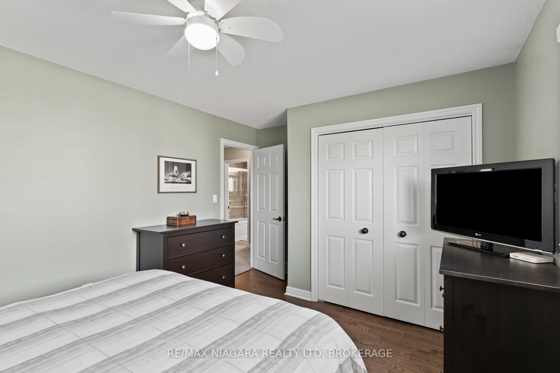 Photo 20 of 11 Cheritan Court, St. Catharines, Port Dalhousie — HOMEH
