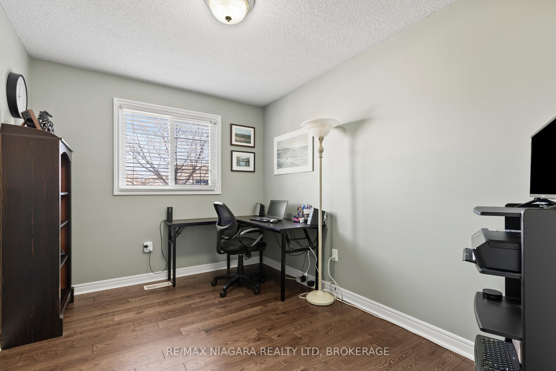 Photo 21 of 11 Cheritan Court, St. Catharines, Port Dalhousie — HOMEH