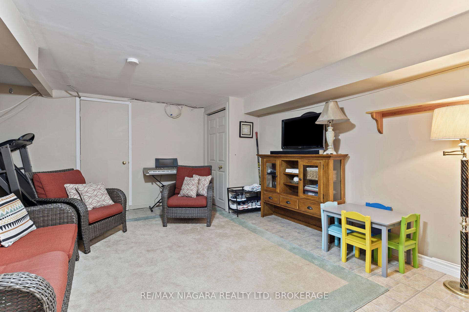 Photo 31 of 11 Cheritan Court, St. Catharines, Port Dalhousie — HOMEH