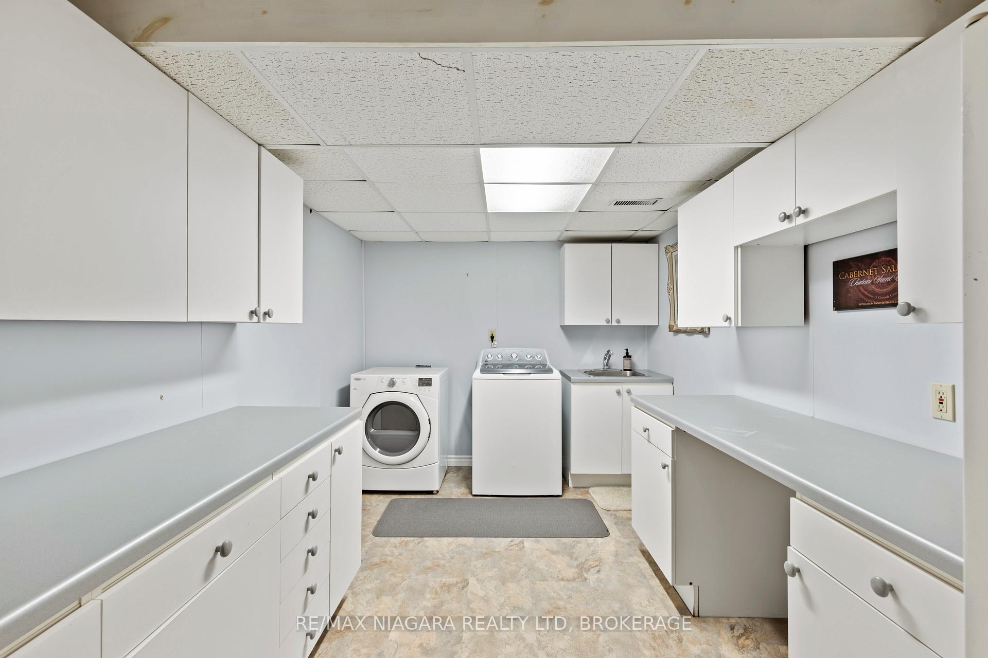 Photo 32 of 11 Cheritan Court, St. Catharines, Port Dalhousie — HOMEH