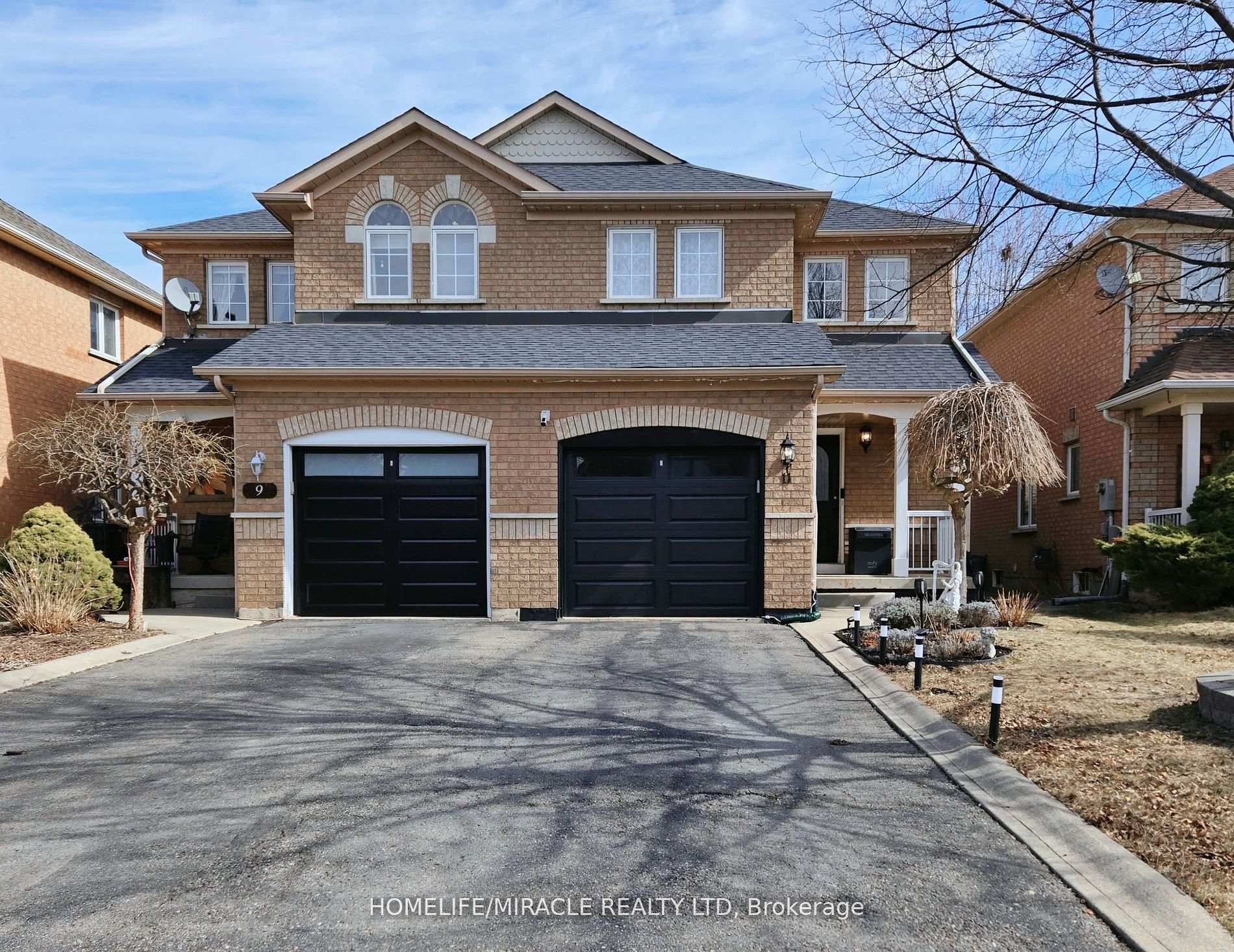Photo 1 of 11 Twin Pines Crescent, Brampton, Northwest Sandalwood Parkway — HOMEH