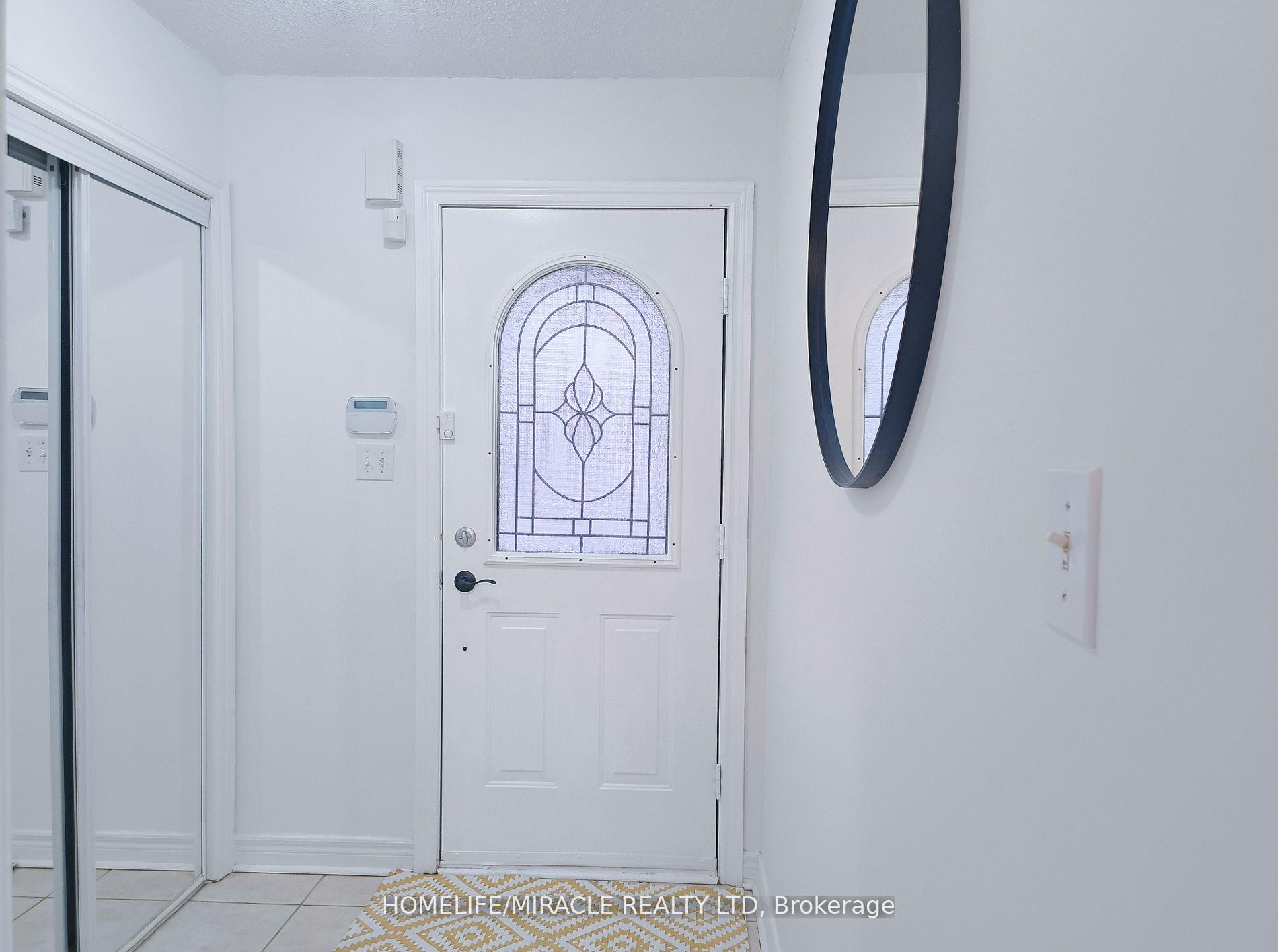Photo 3 of 11 Twin Pines Crescent, Brampton, Northwest Sandalwood Parkway — HOMEH
