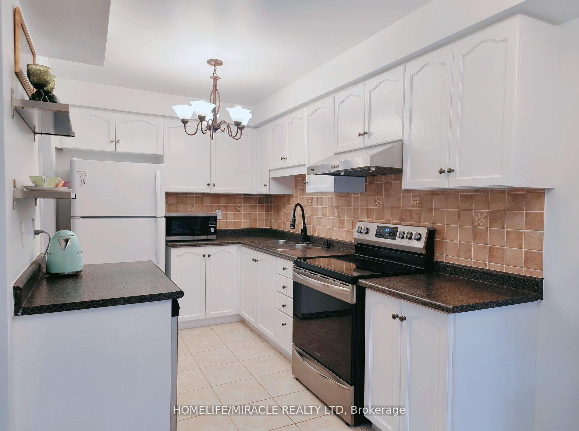 Photo 9 of 11 Twin Pines Crescent, Brampton, Northwest Sandalwood Parkway — HOMEH