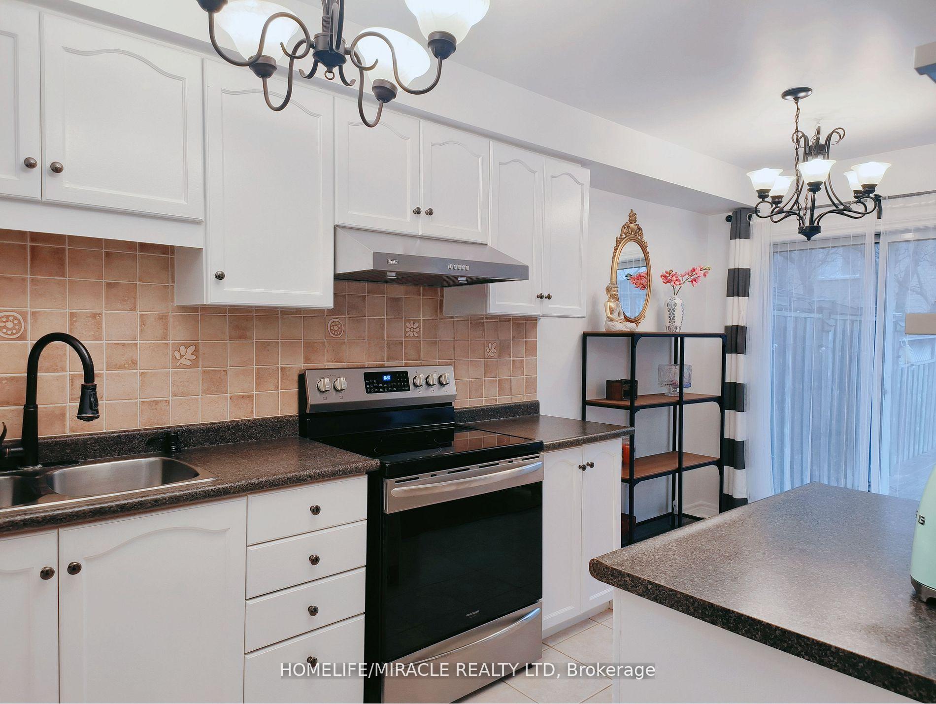 Photo 10 of 11 Twin Pines Crescent, Brampton, Northwest Sandalwood Parkway — HOMEH